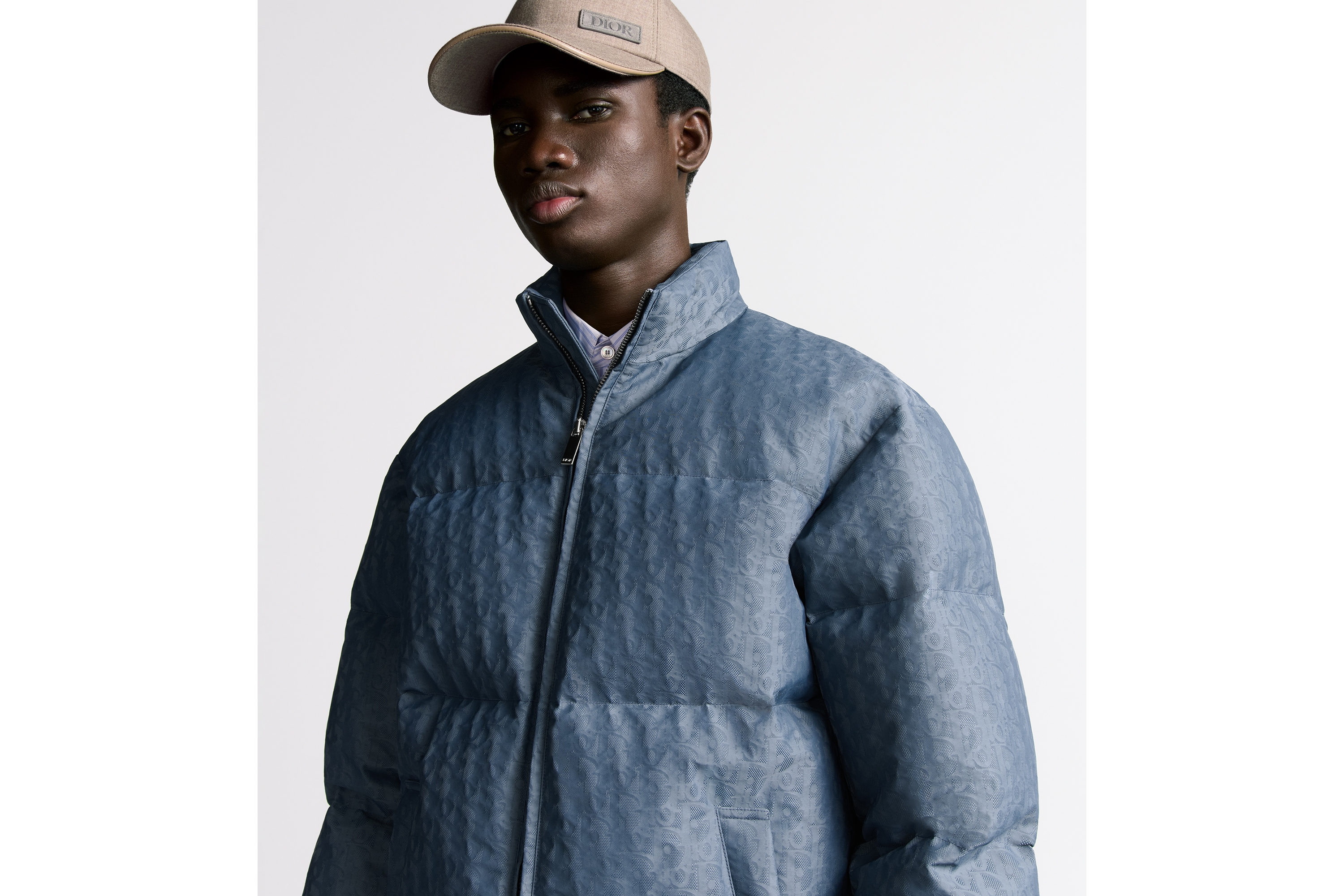 look_image_alt_prefix 夹克 蓝色提花科技面料 Oblique 印花 E04