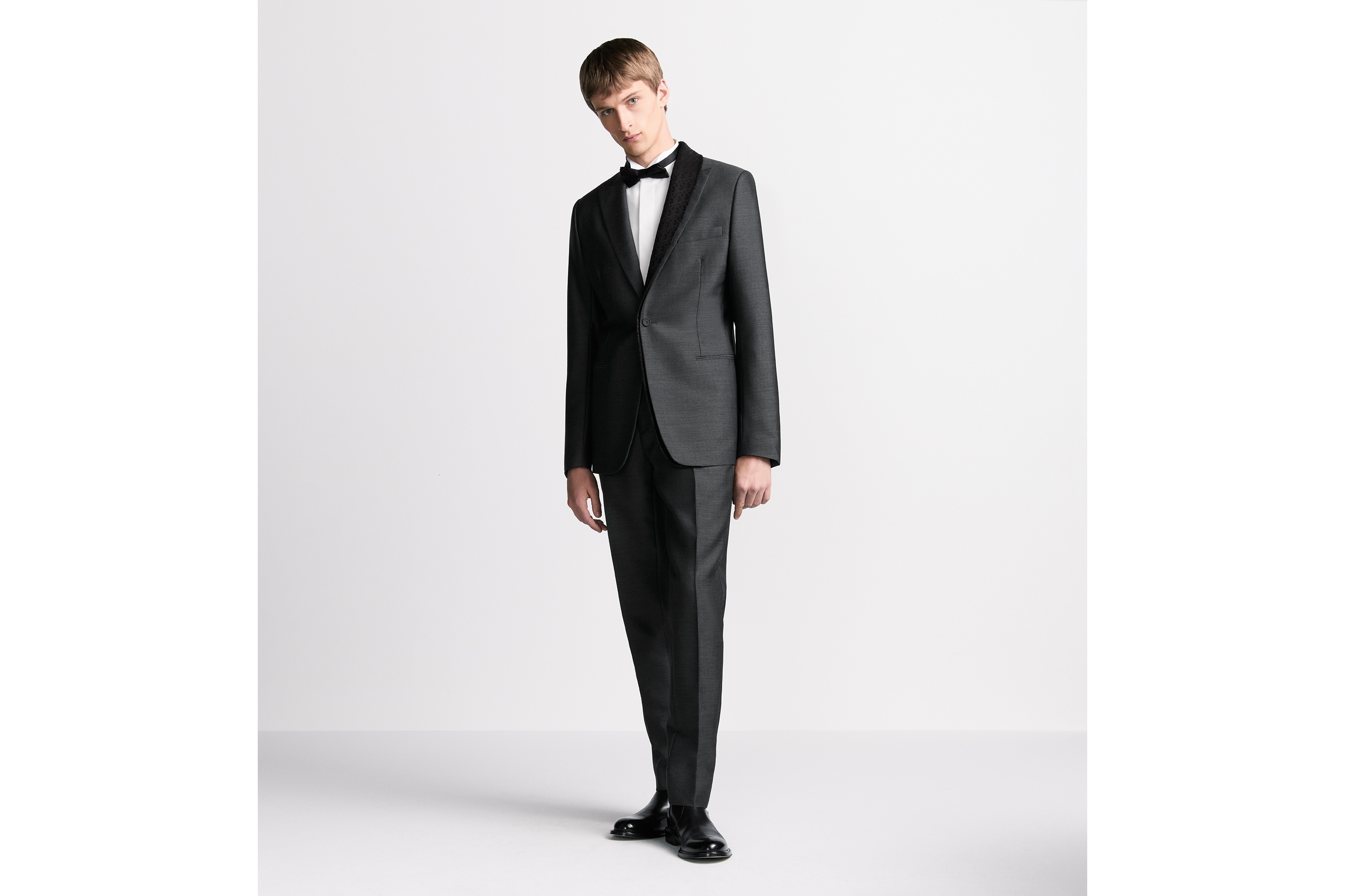 look_image_alt_prefix 长裤 灰色绵羊毛和马海毛混纺斜纹布搭配 Oblique 印花腰头 E02