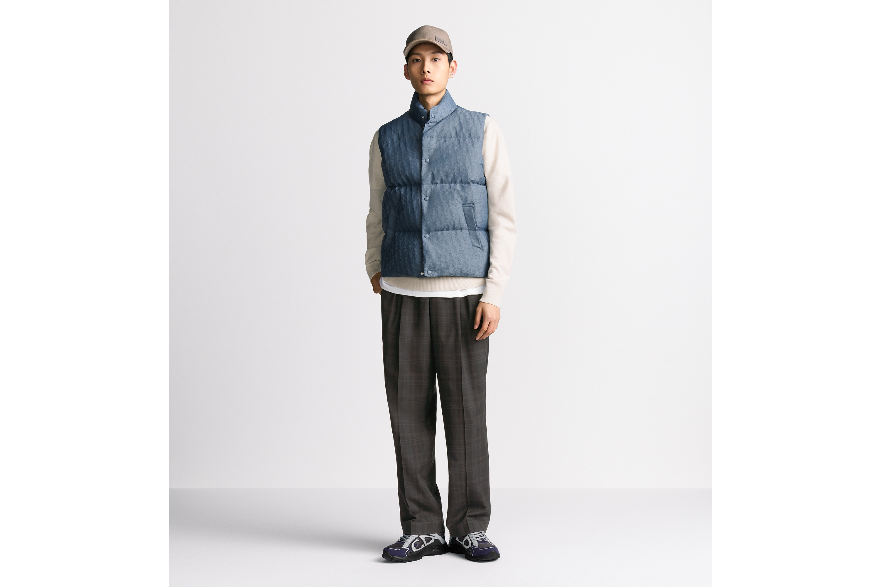 look_image_alt_prefix 轻盈背心 蓝色提花科技面料 Oblique 印花 E08