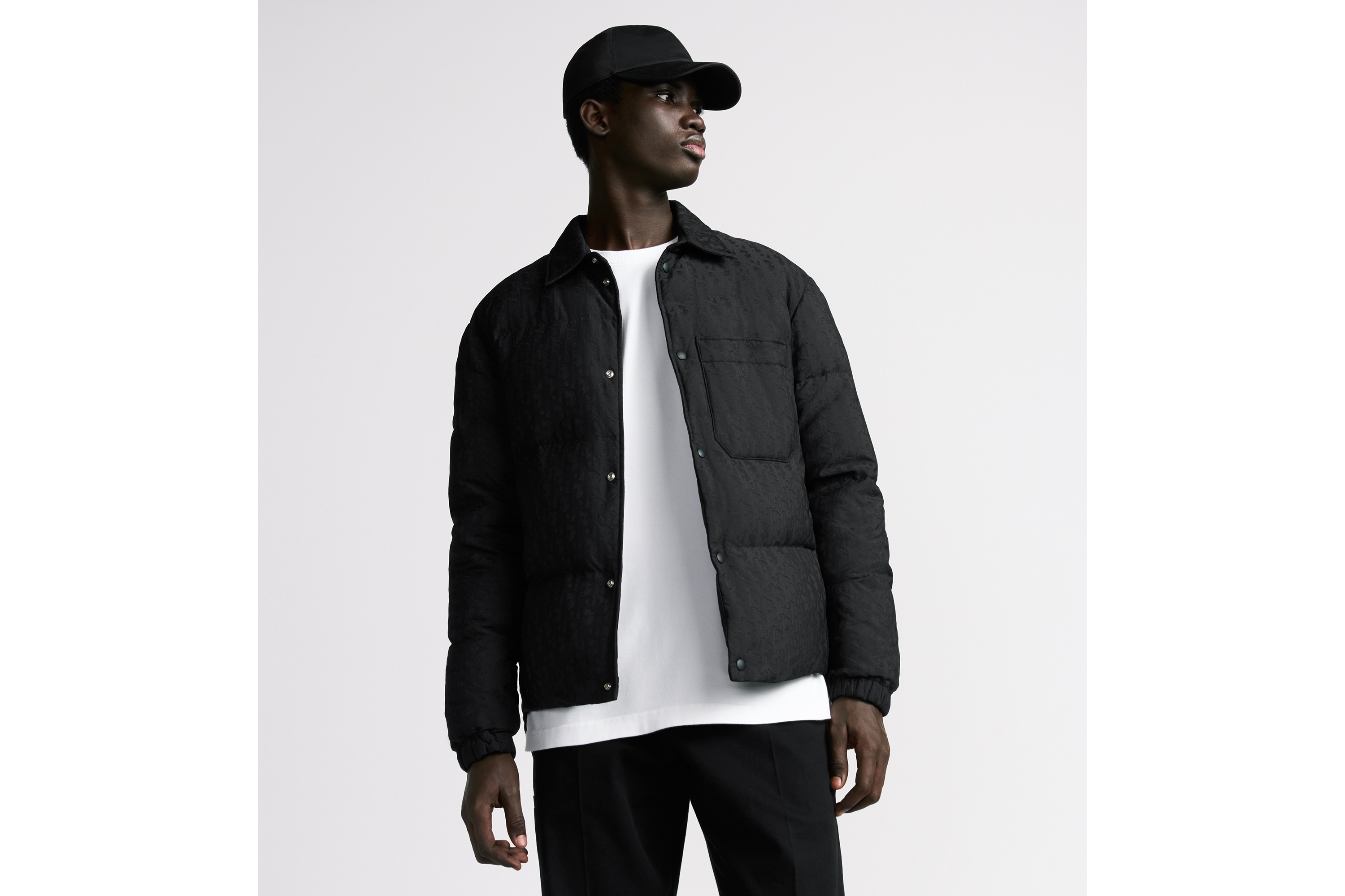 look_image_alt_prefix 外套衬衫 黑色提花科技面料 Oblique 印花 E01