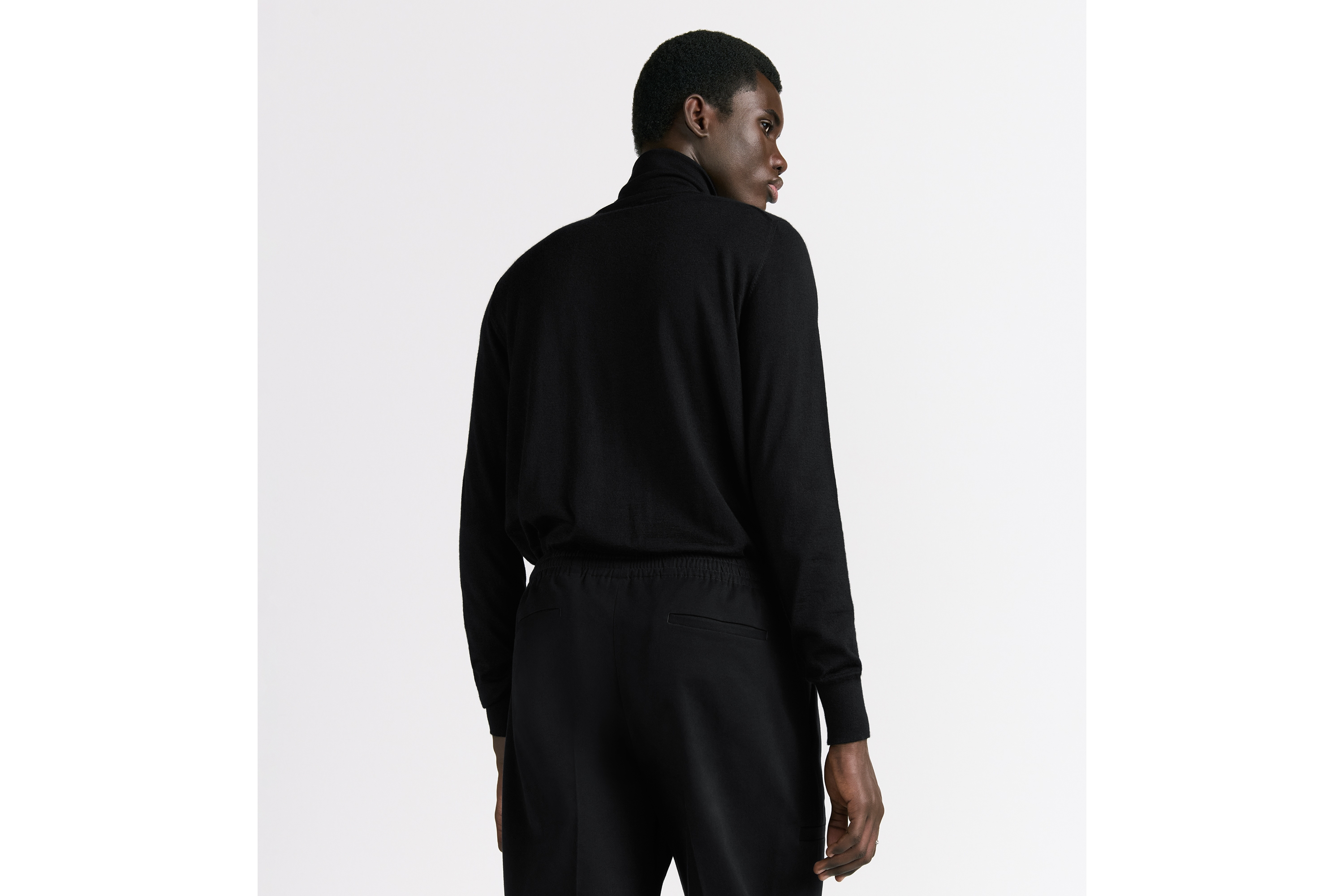 look_image_alt_prefix 高领套头衫 黑色山羊绒平纹针织面料 CD Icon 刺绣 E09