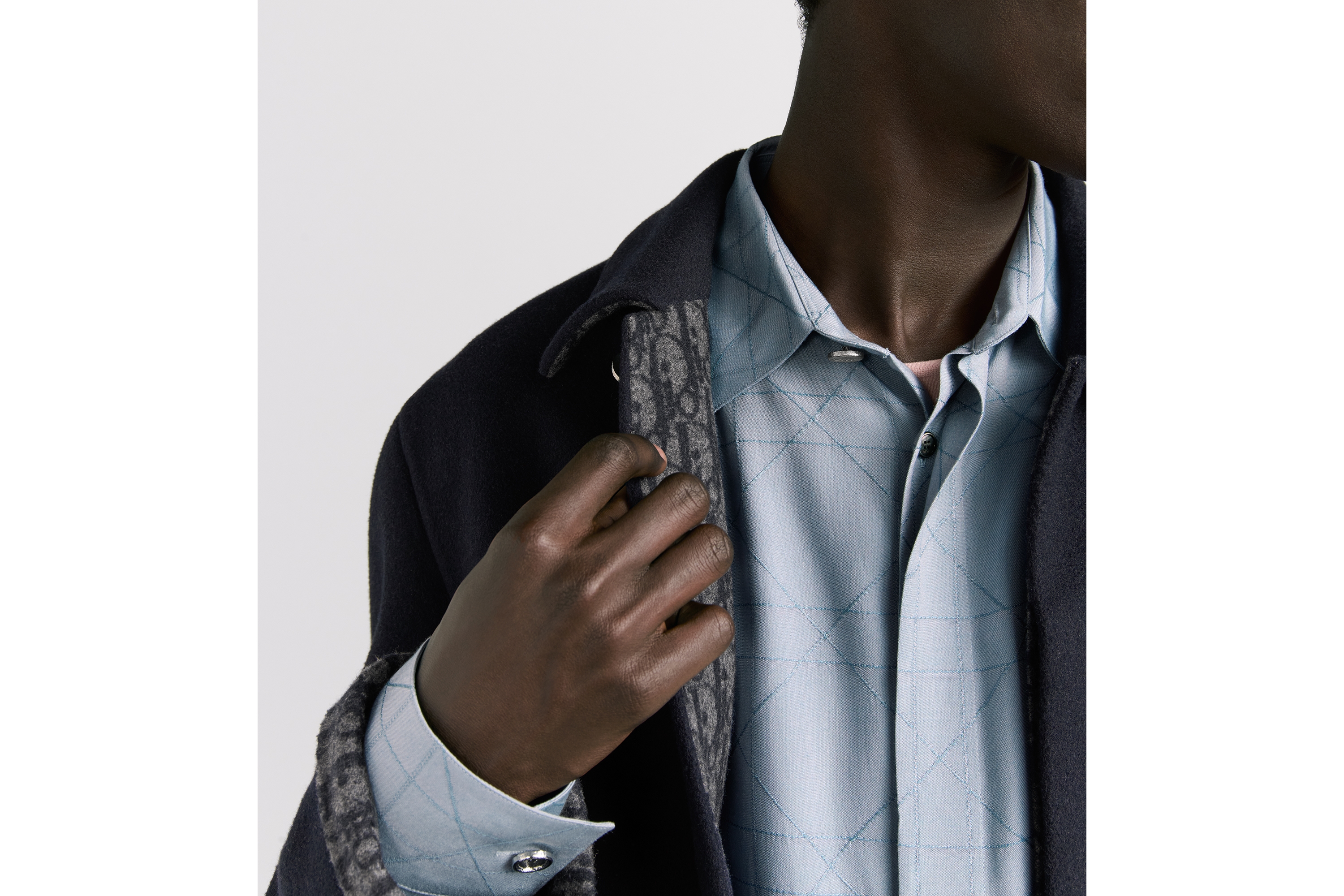 look_image_alt_prefix Dior Icons 工装夹克 海军蓝色双面绵羊毛和山羊绒混纺面料 E22