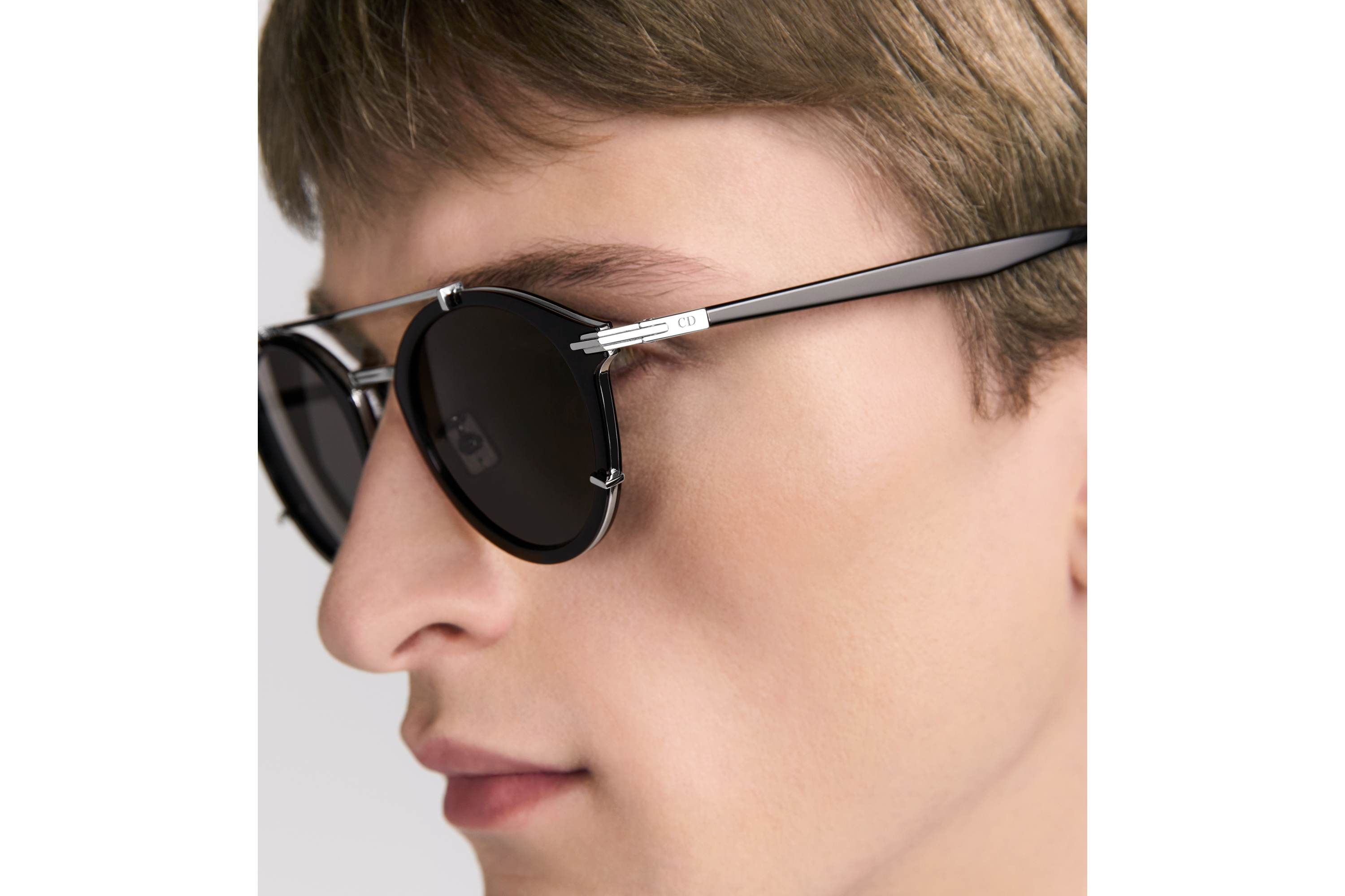 look_image_alt_prefix DiorBlackSuit R7U 太阳眼镜 黑色生物醋酸纤维潘托斯镜框 E30