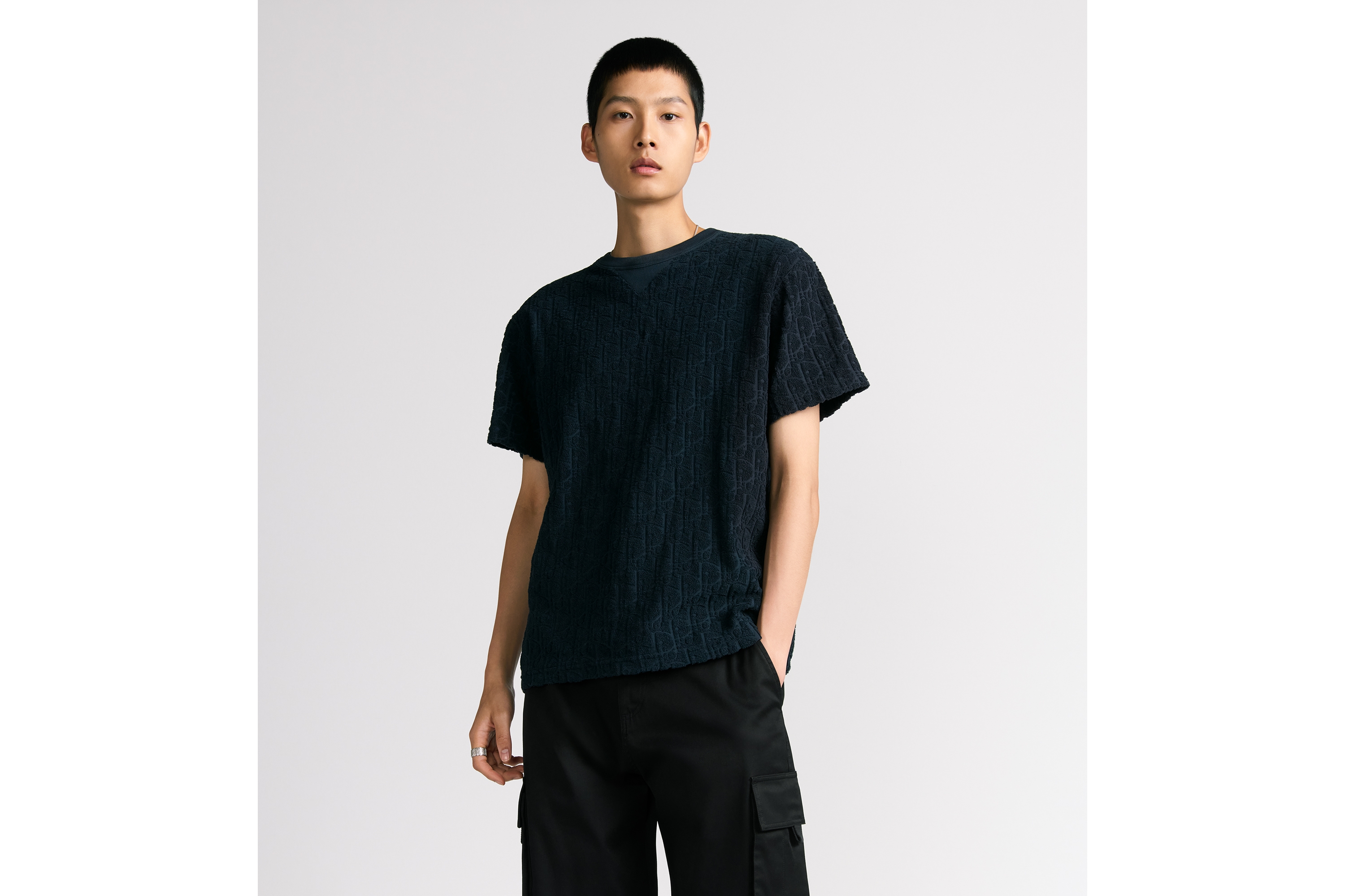 look_image_alt_prefix 宽松版型 T 恤 海军蓝色棉质毛圈面料 Oblique 印花 E07