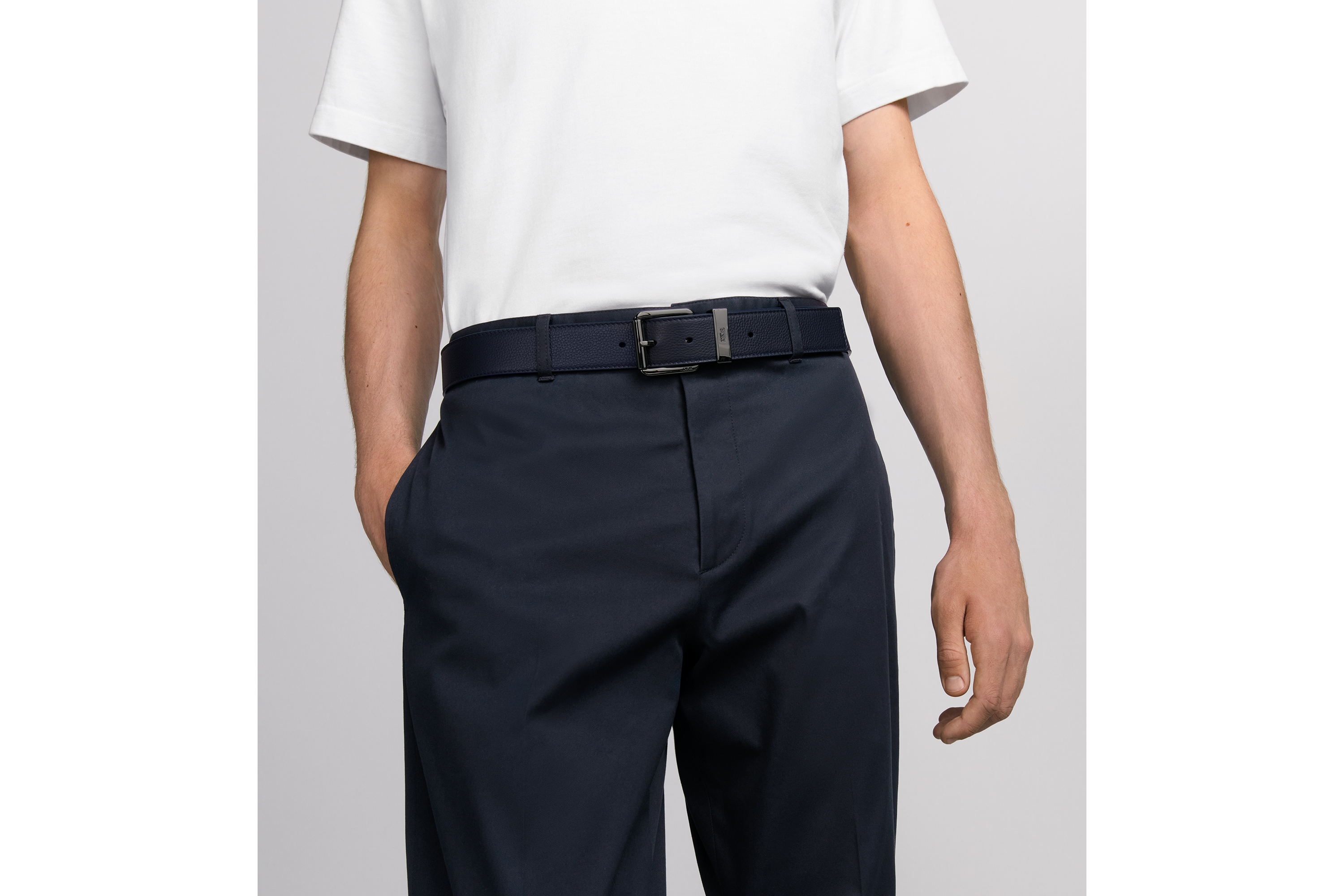 look_image_alt_prefix 腰带 35 毫米海军蓝色粒面牛皮革 E45