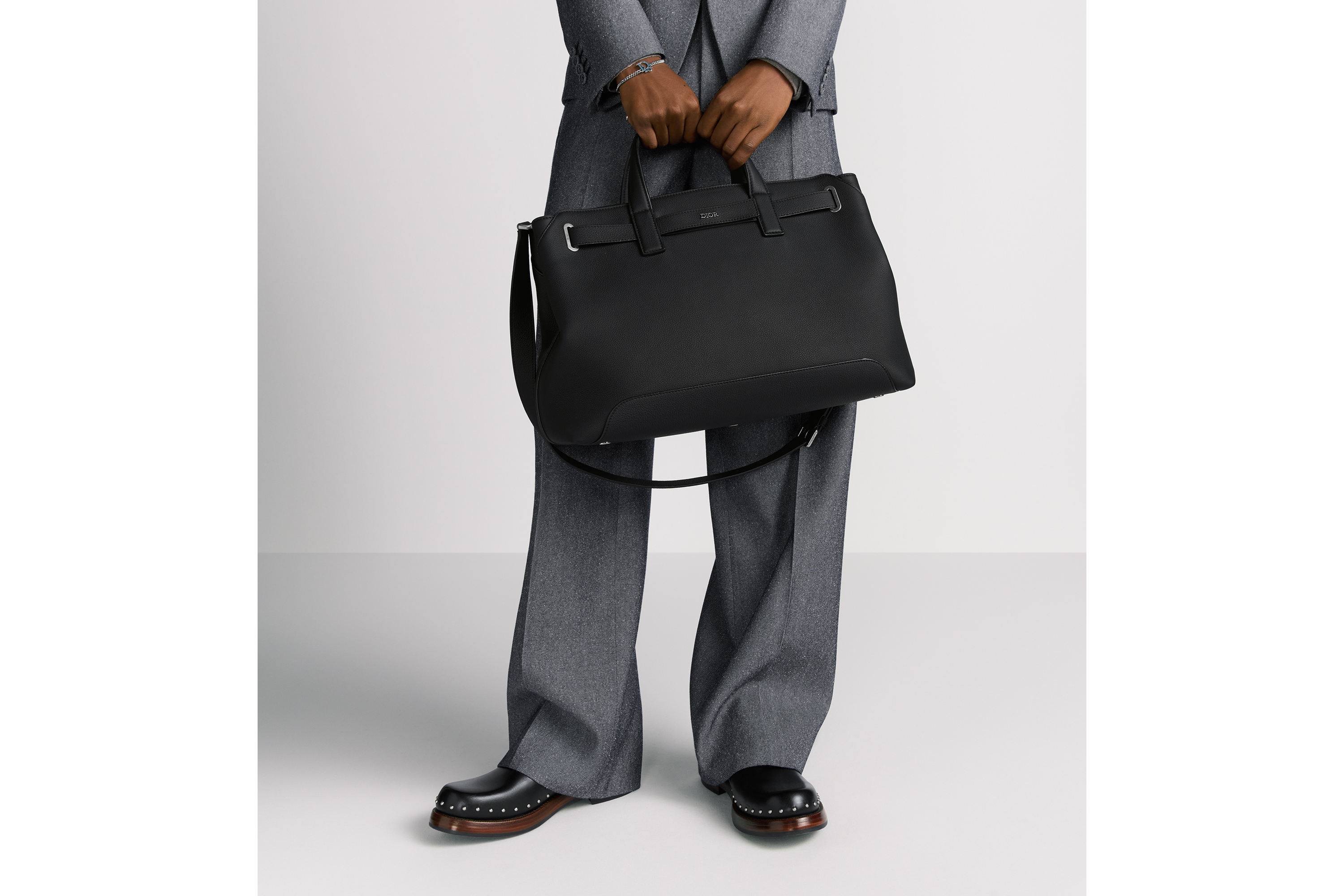 look_image_alt_prefix 中号 Dior Normandie 手袋 黑色 Dior Icons 牛皮革 E19