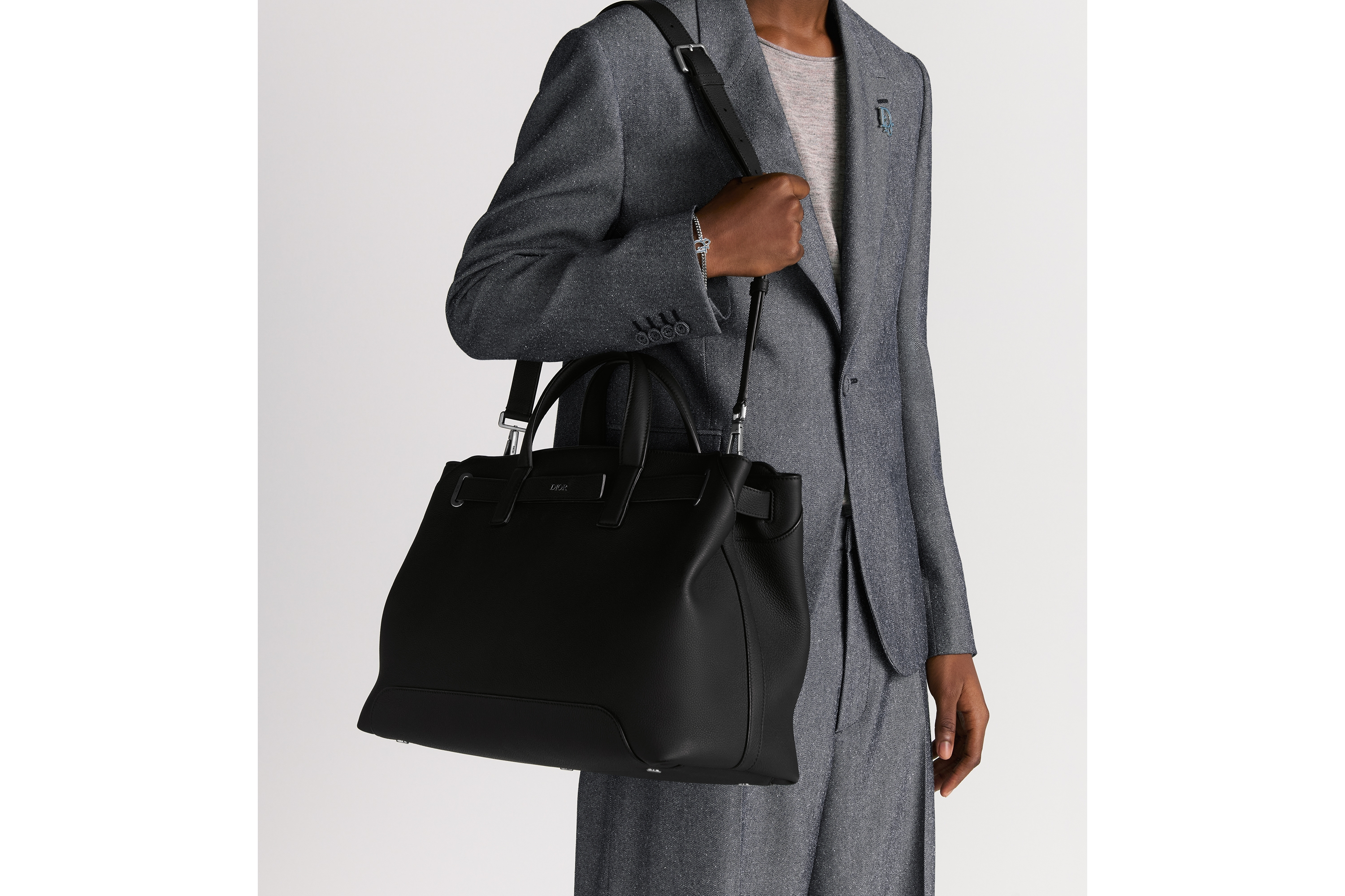 look_image_alt_prefix 中号 Dior Normandie 手袋 黑色 Dior Icons 牛皮革 E20