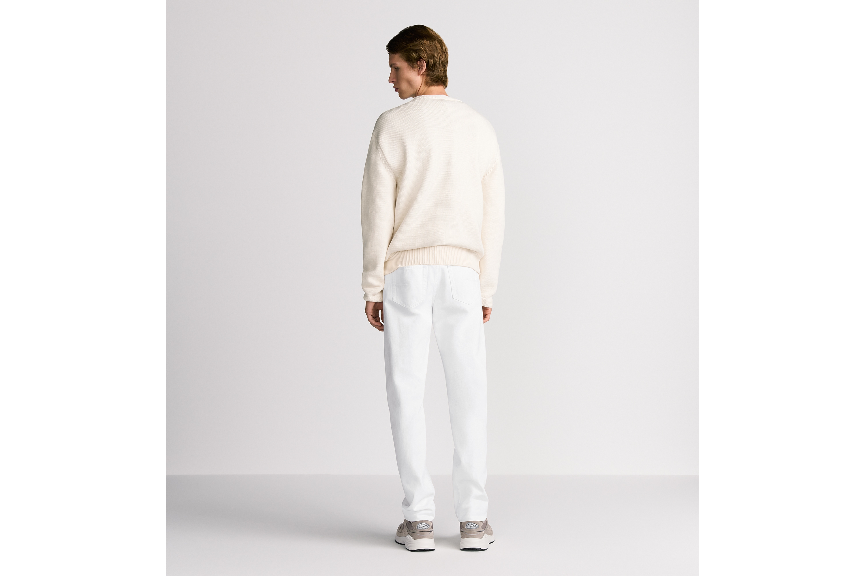 look_image_alt_prefix 常规剪裁牛仔裤 白色棉质斜纹面料 E15