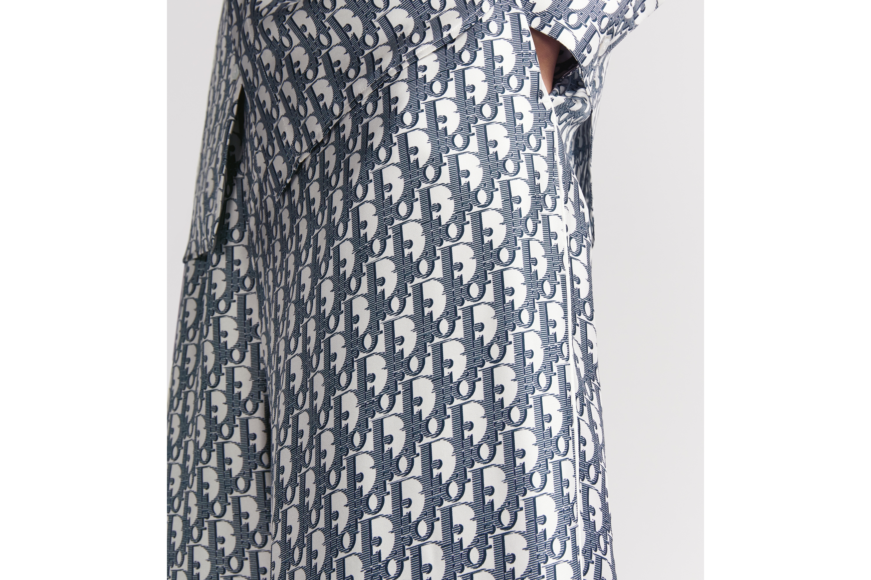 睡裤 白色和蓝色桑蚕丝斜纹面料 Oblique 印花 E16