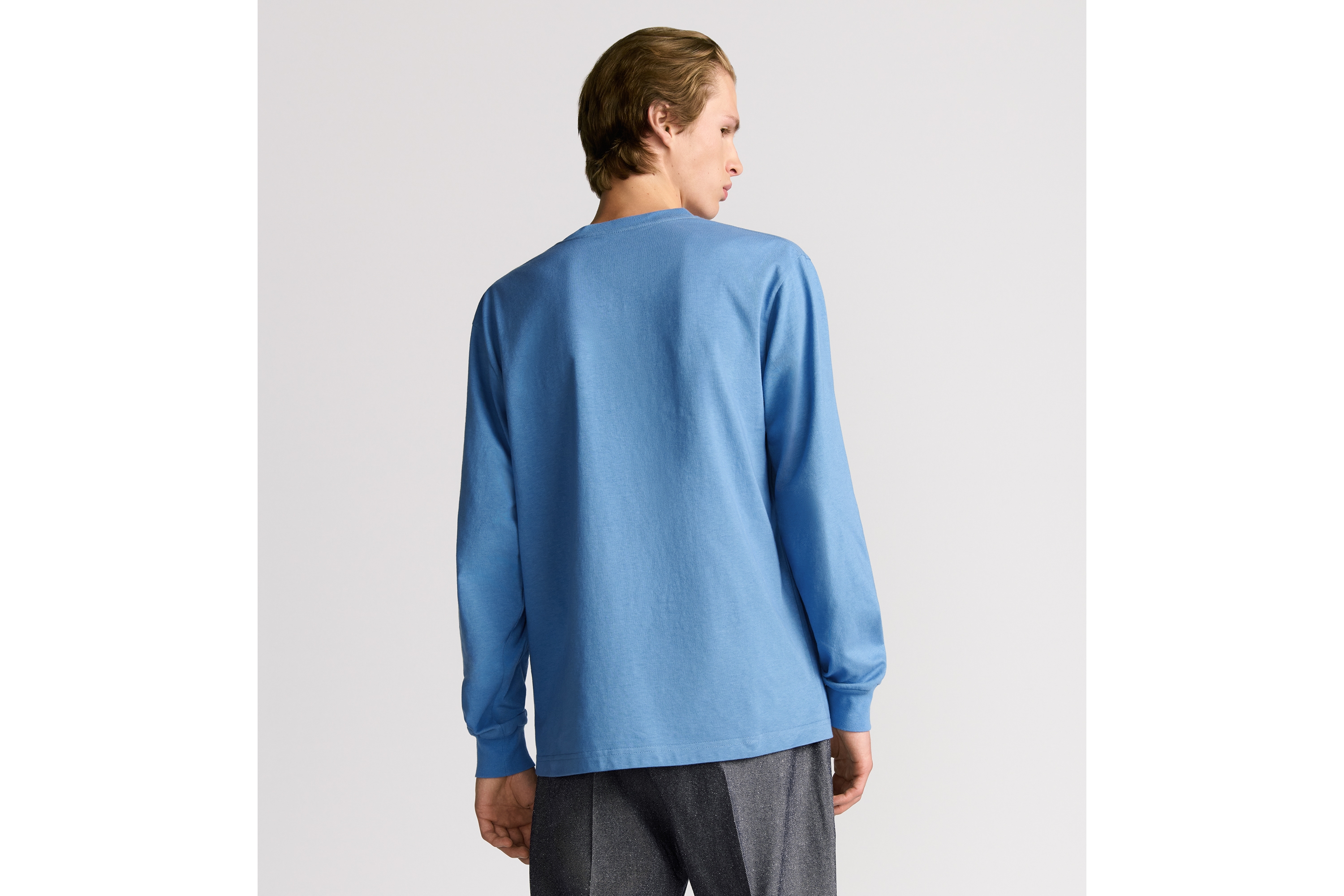 look_image_alt_prefix 宽松版型长袖 T 恤 海军蓝色棉质平纹针织面料 CD Icon 刺绣 E09