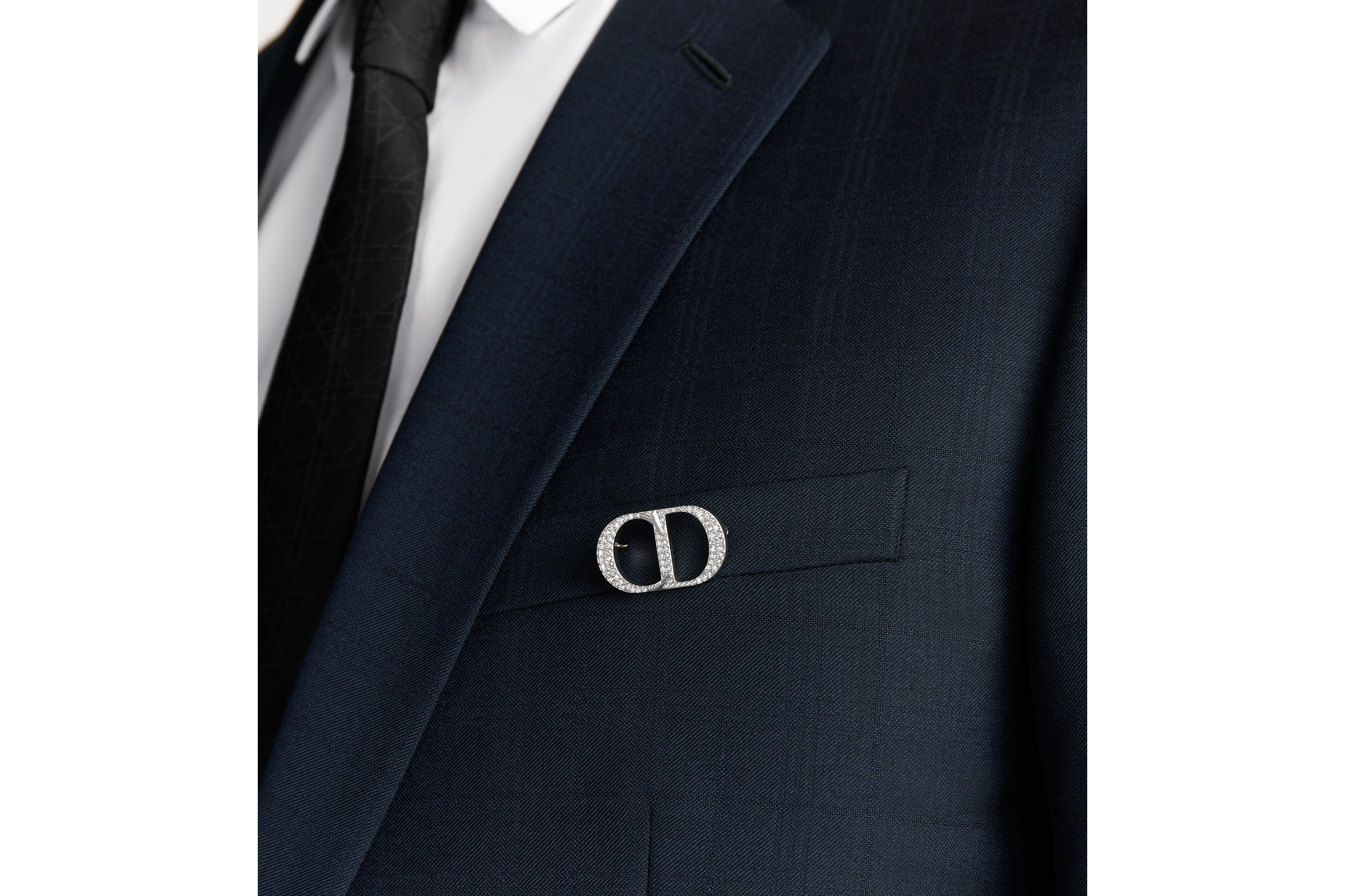 look_image_alt_prefix CD Icon 胸针 银质和白色仿水晶装饰 E39