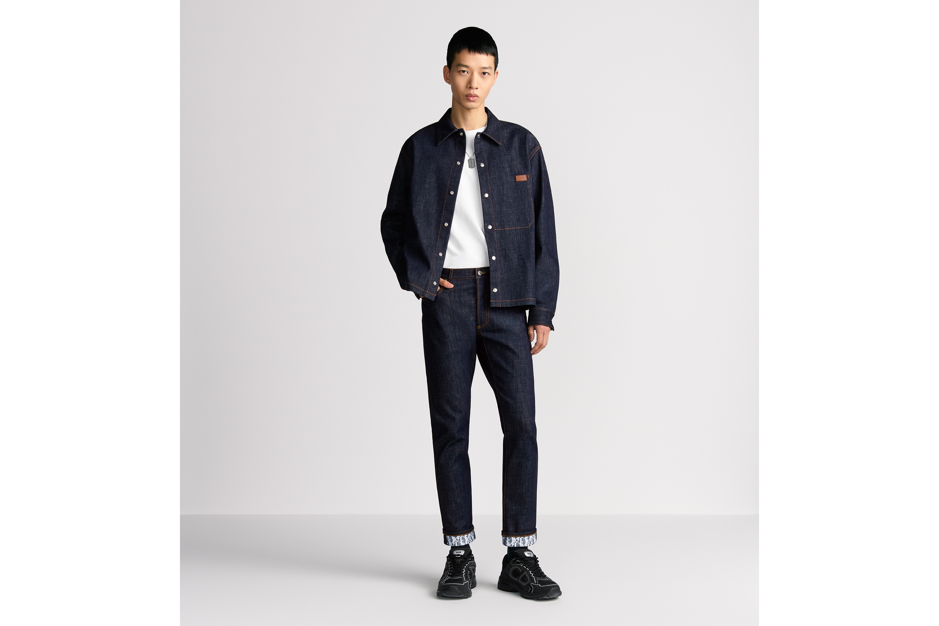look_image_alt_prefix 外套衬衫 蓝色棉质混纺牛仔面料 Oblique 印花 E08