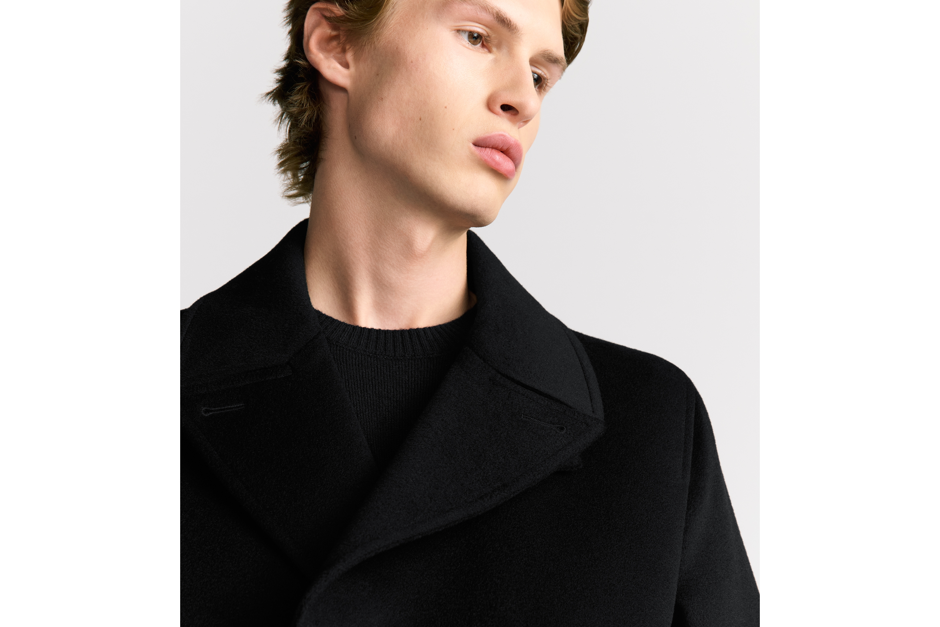 look_image_alt_prefix 短款大衣 黑色山羊绒布料 E10