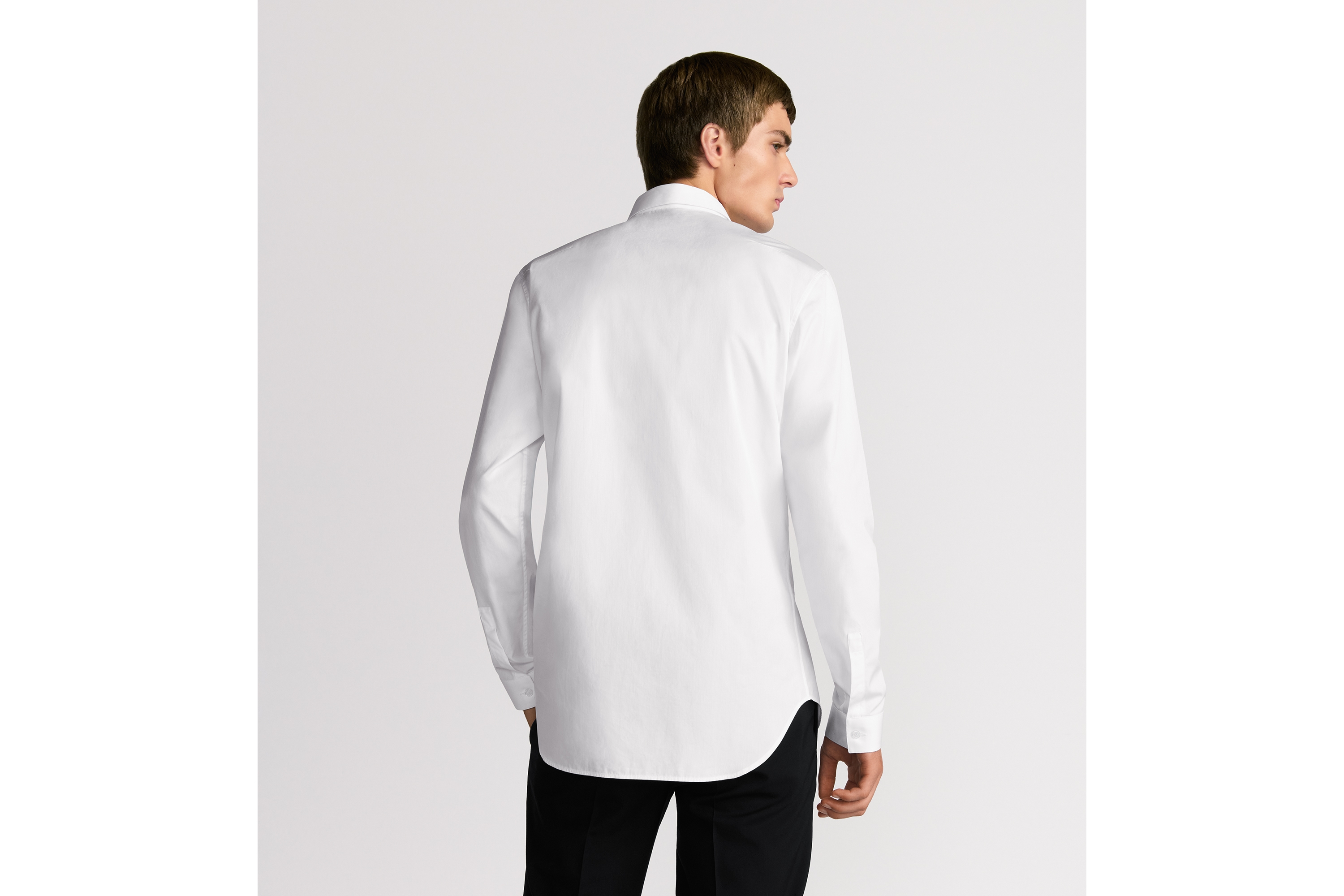 look_image_alt_prefix 衬衫 白色棉府绸 Dior 刺绣 E09