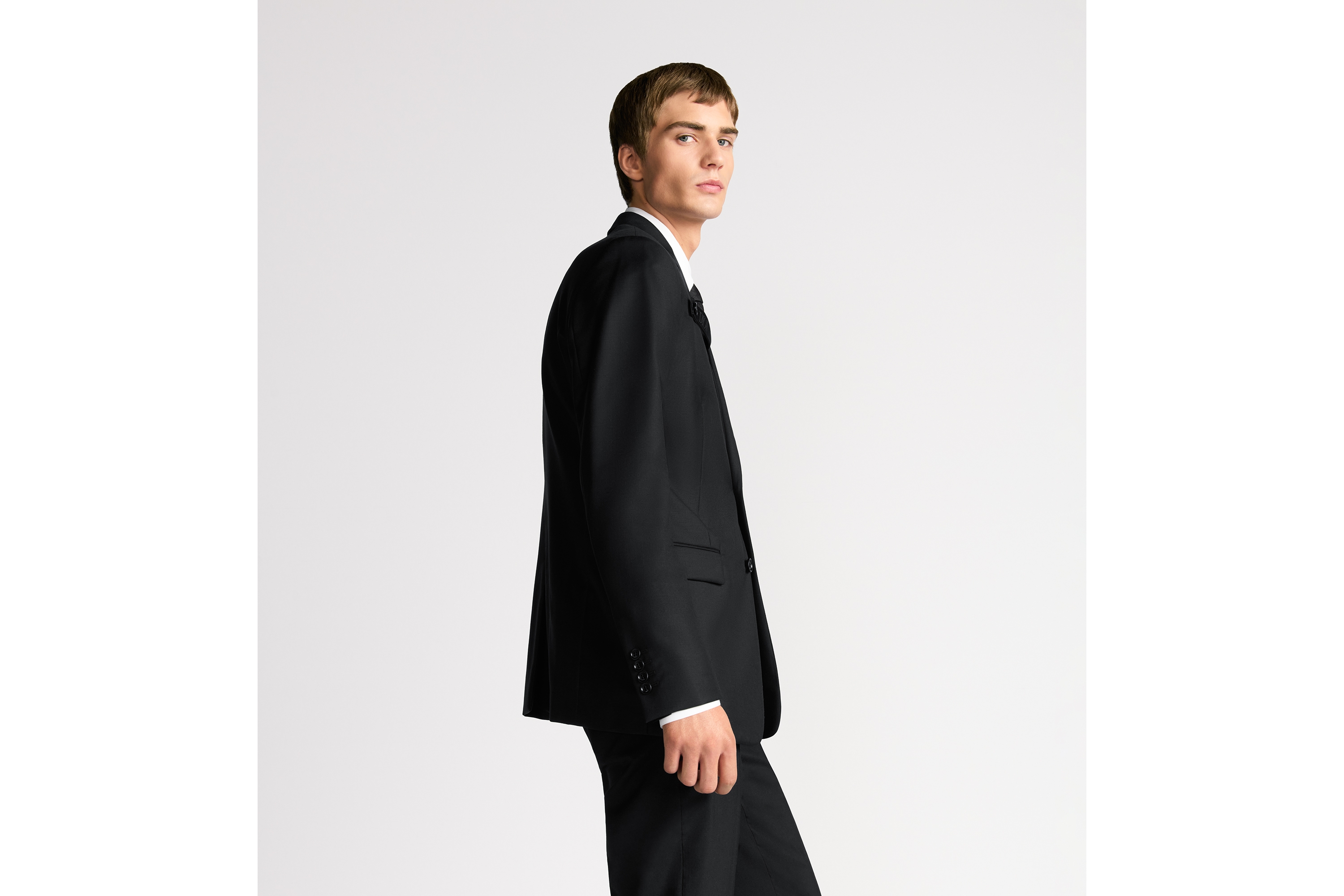 look_image_alt_prefix 单西 黑色绵羊毛斜纹面料搭配纽扣饰带 E03