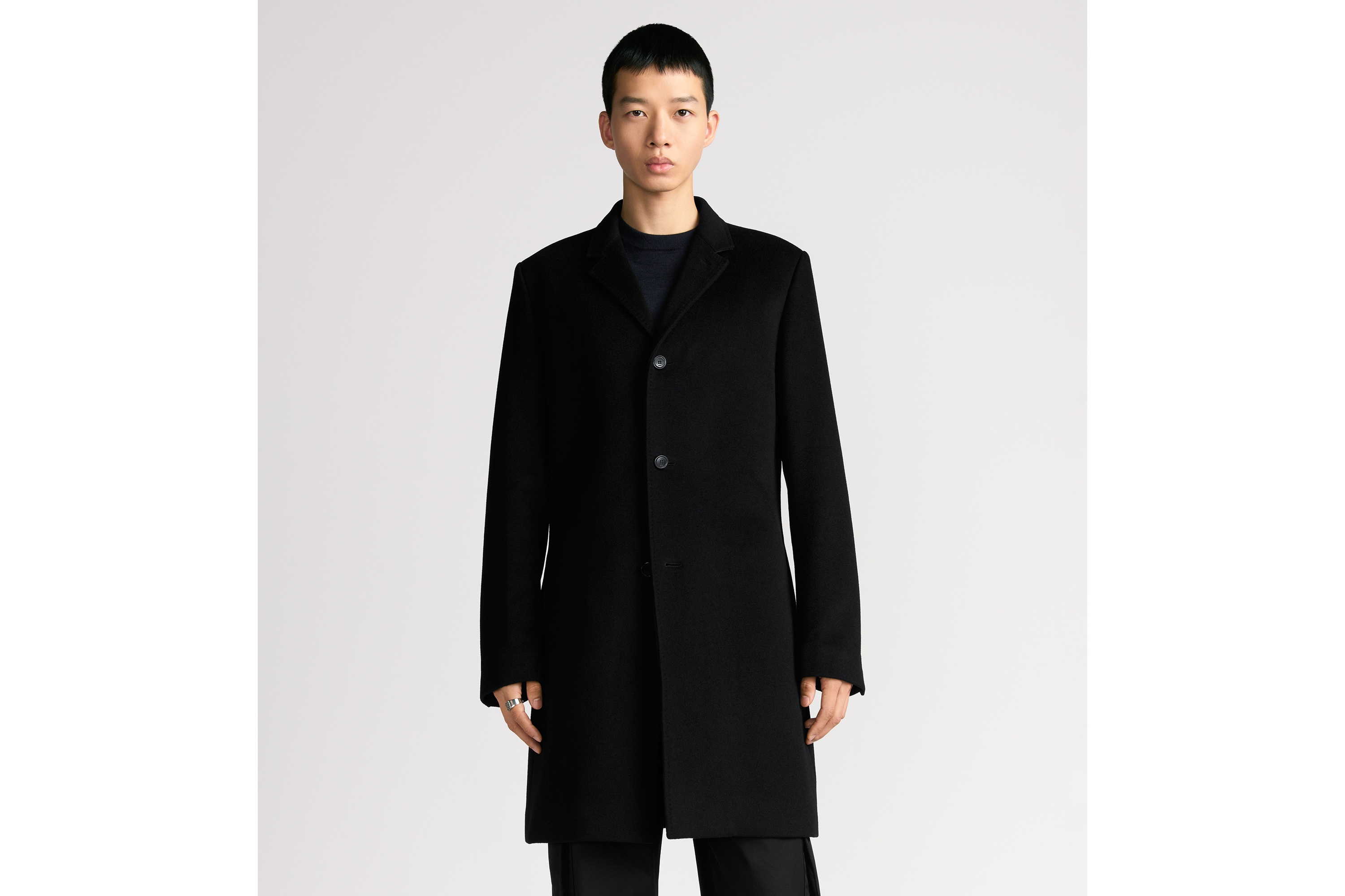 look_image_alt_prefix 经典大衣 黑色山羊绒面料 E01