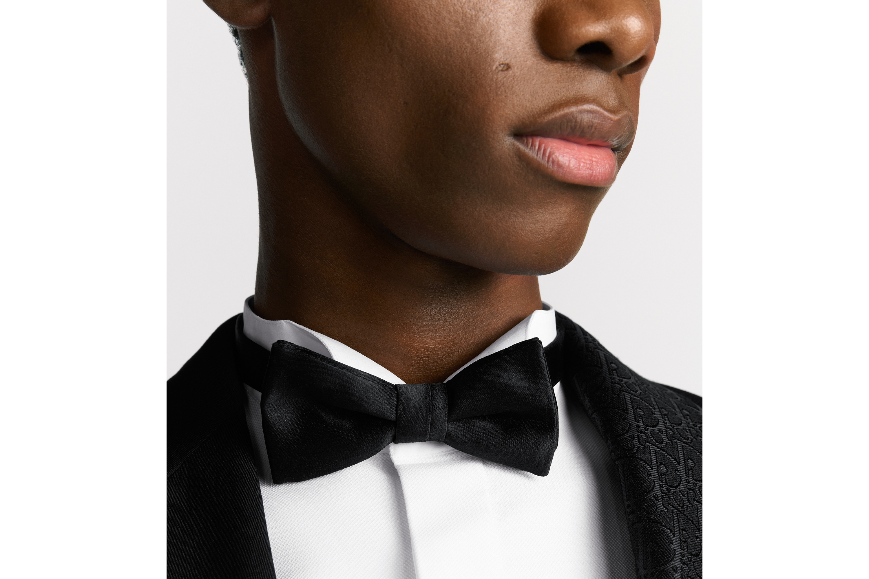 look_image_alt_prefix 直边领结 黑色桑蚕丝 E36