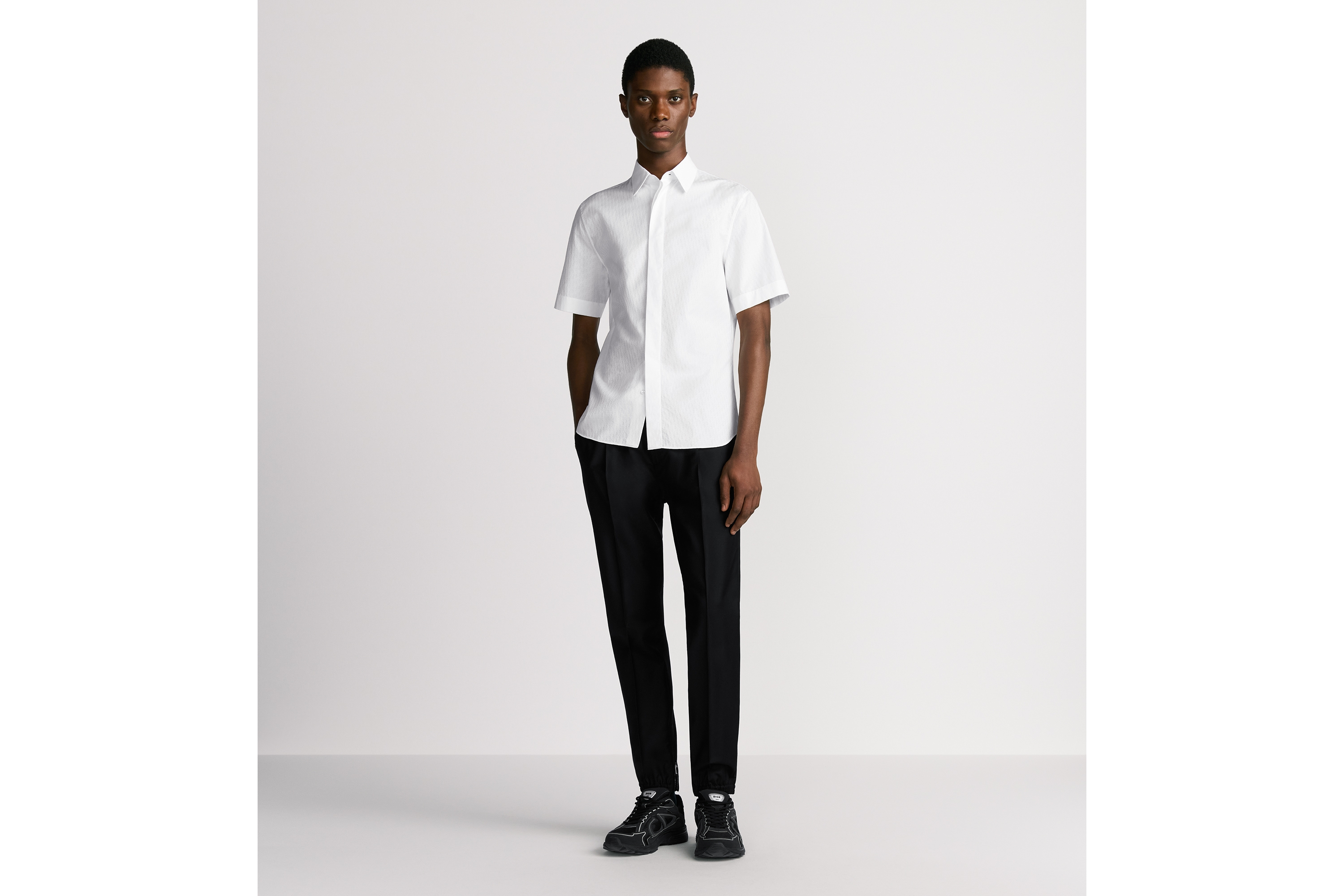 look_image_alt_prefix Oblique 印花短袖衬衫 白色棉质提花面料 E08