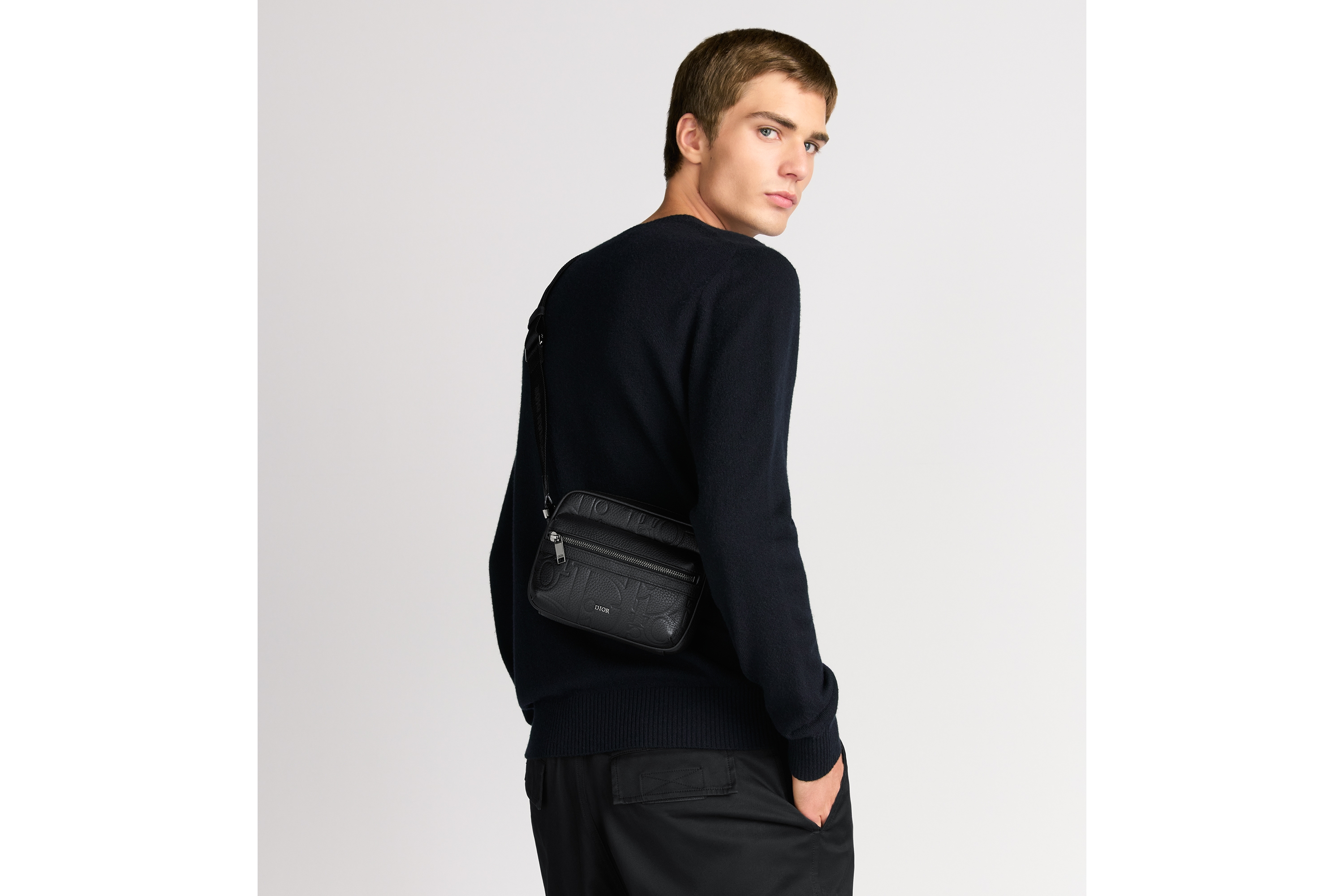 迷你 Rider 2.0 拉链式信使包 黑色 Dior Gravity 印花效果皮革和黑色粒面牛皮革 E19