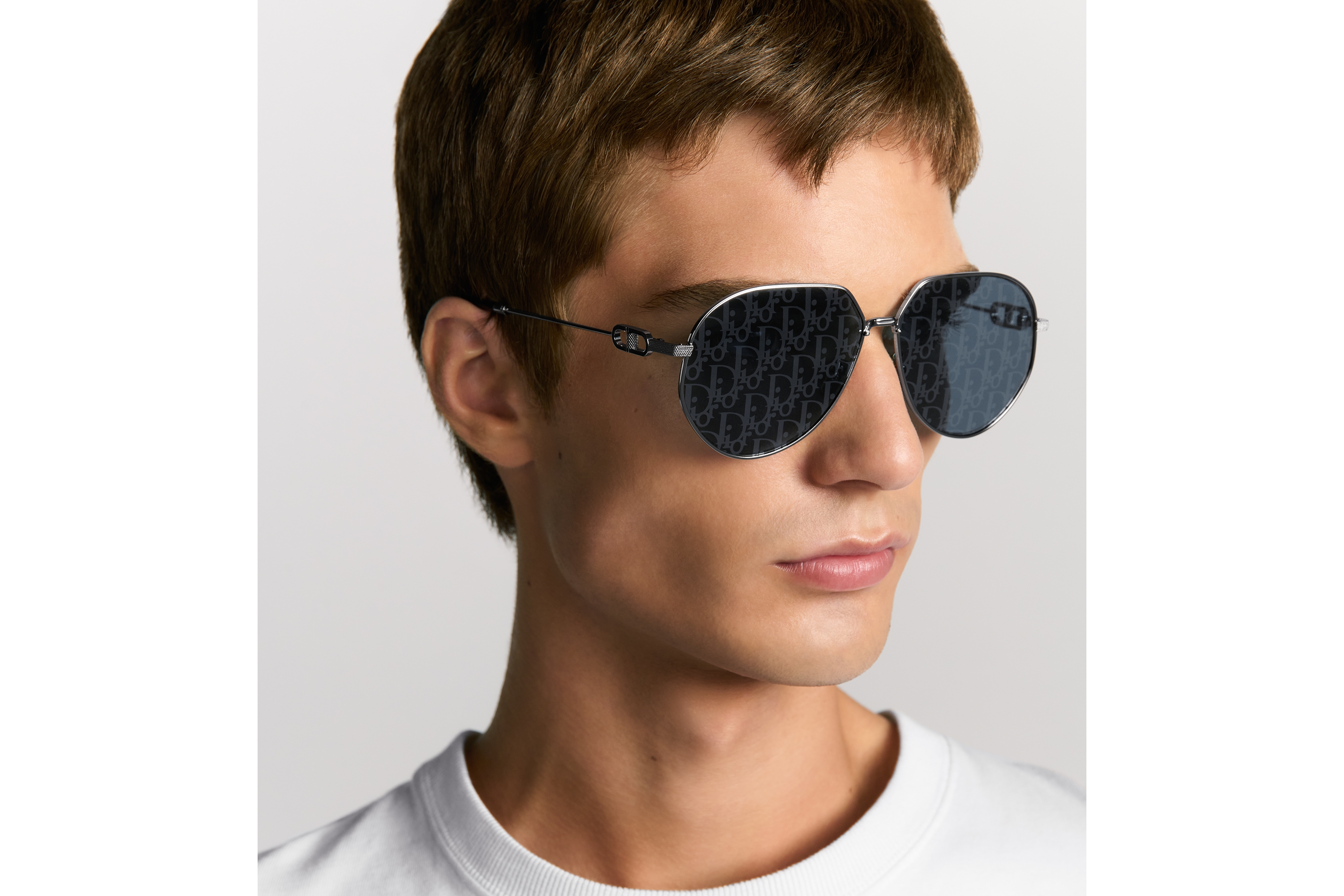 look_image_alt_prefix CD Link A1U 太阳眼镜 蓝色镜片银色调镜面效果 Dior Oblique 图案飞行员造型镜框 E29