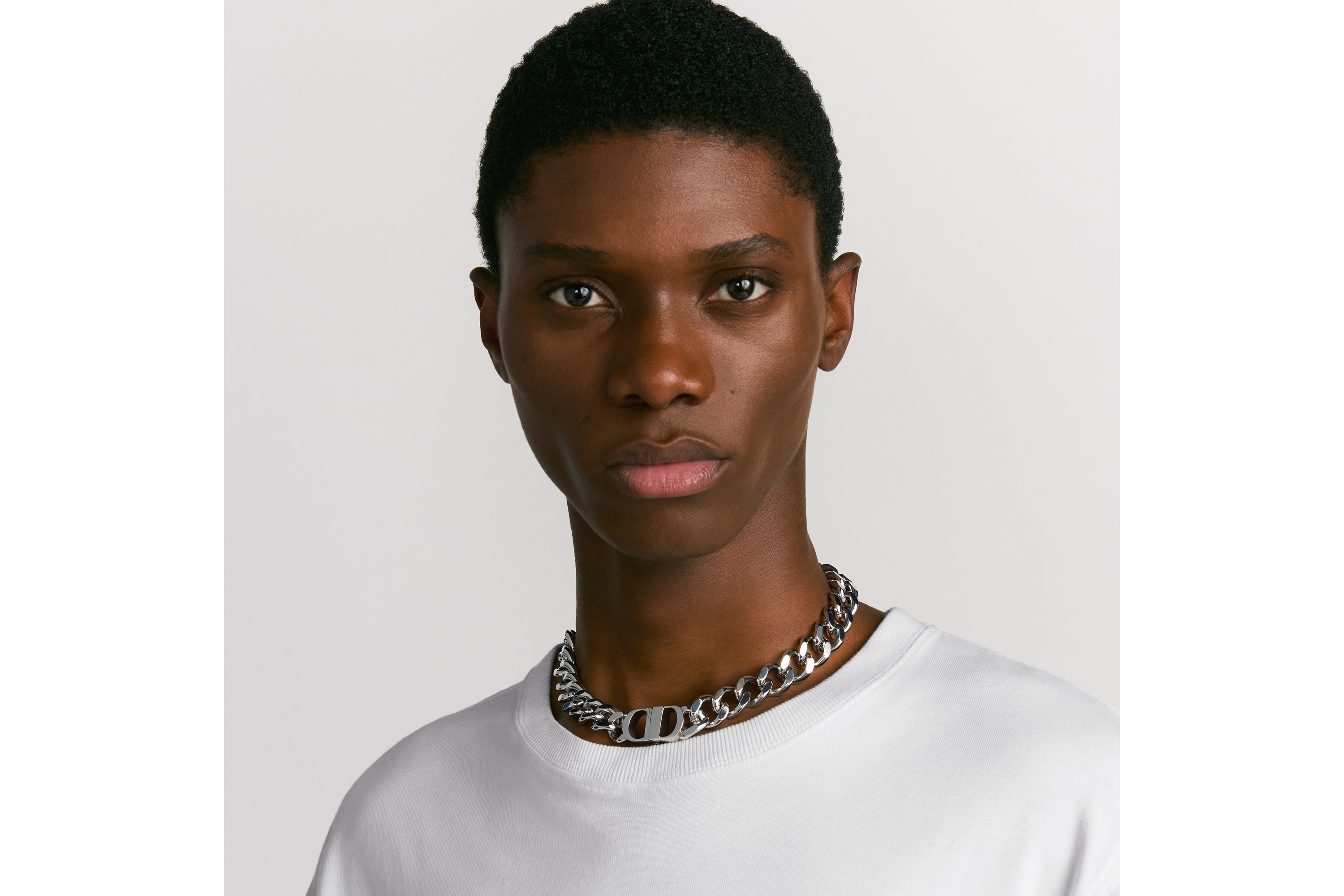 look_image_alt_prefix CD Icon 链环项链 银色饰面黄铜 E39