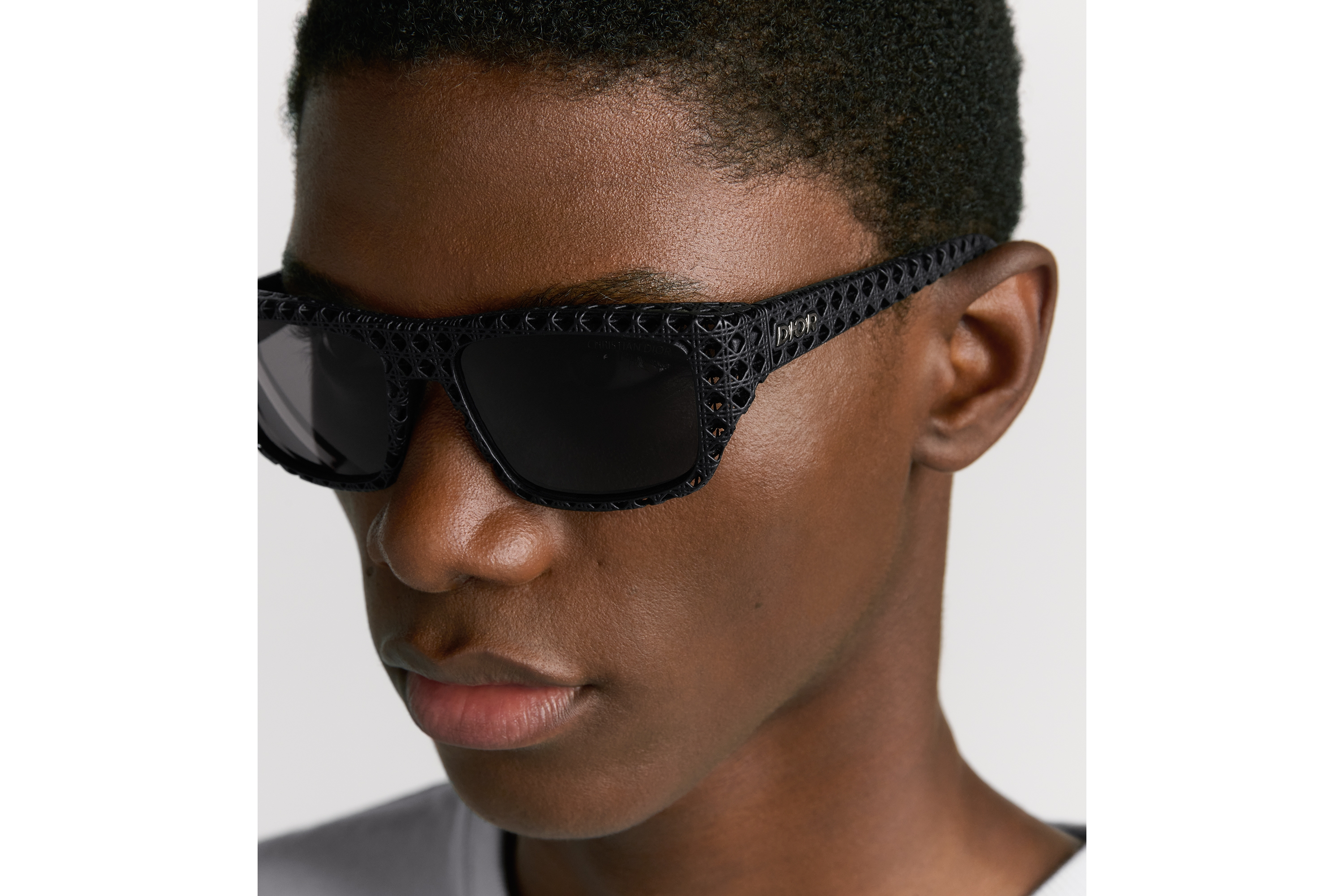 look_image_alt_prefix Dior3D S1I 太阳眼镜 黑色方形镜框 E30