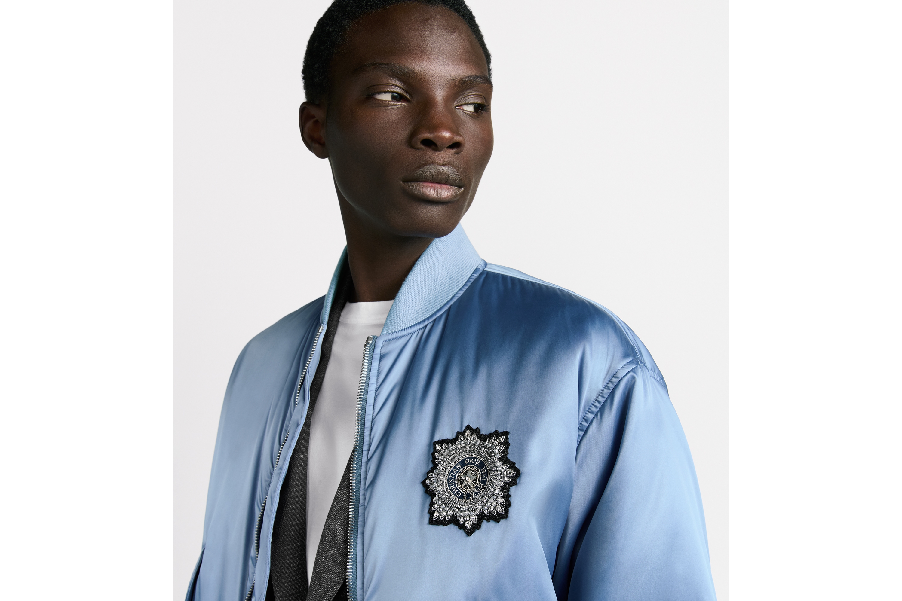 look_image_alt_prefix 飞行员夹克 蓝色缎面科技面料 E04