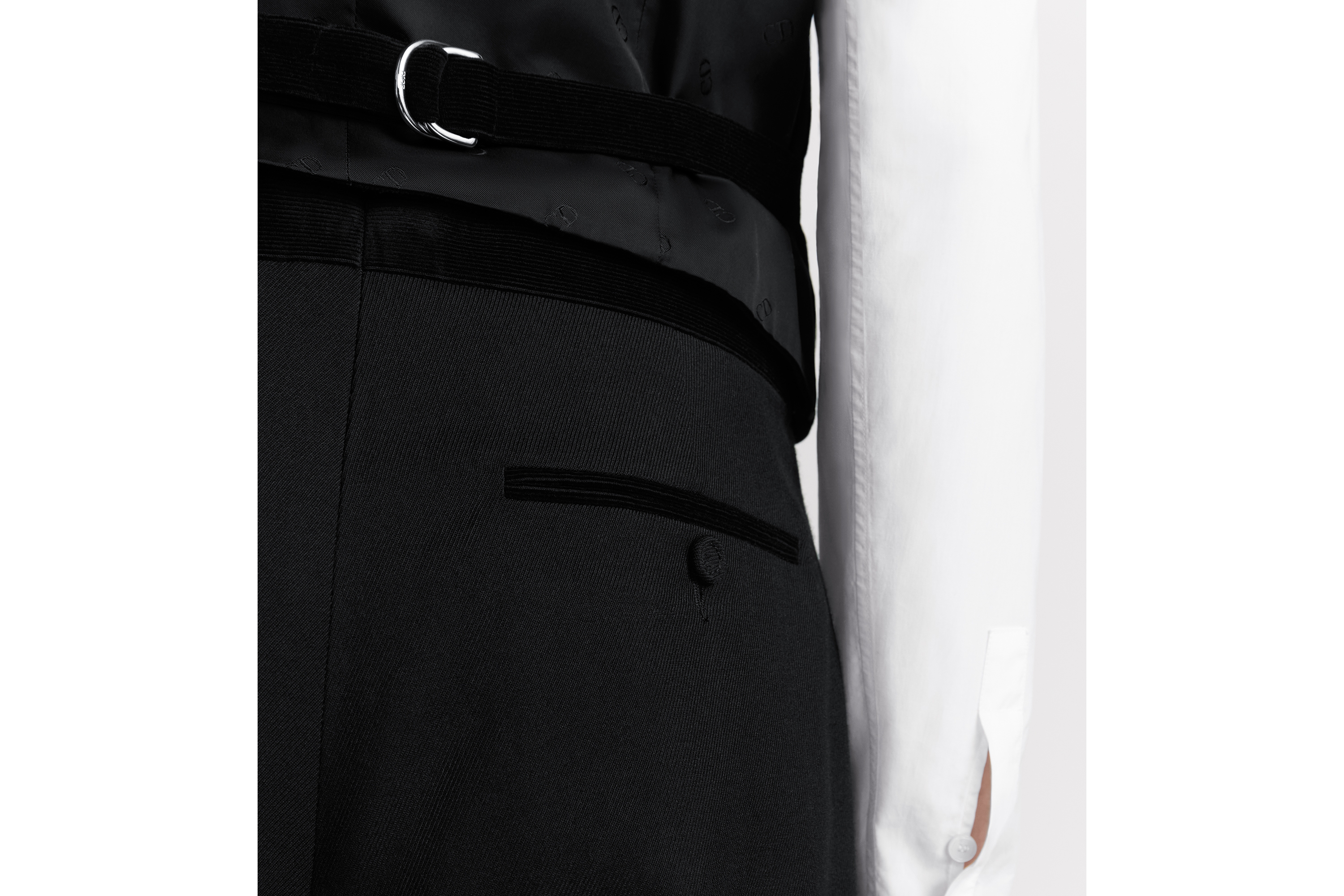 look_image_alt_prefix 长裤 黑色绵羊毛马裤呢灯芯绒细节 E16