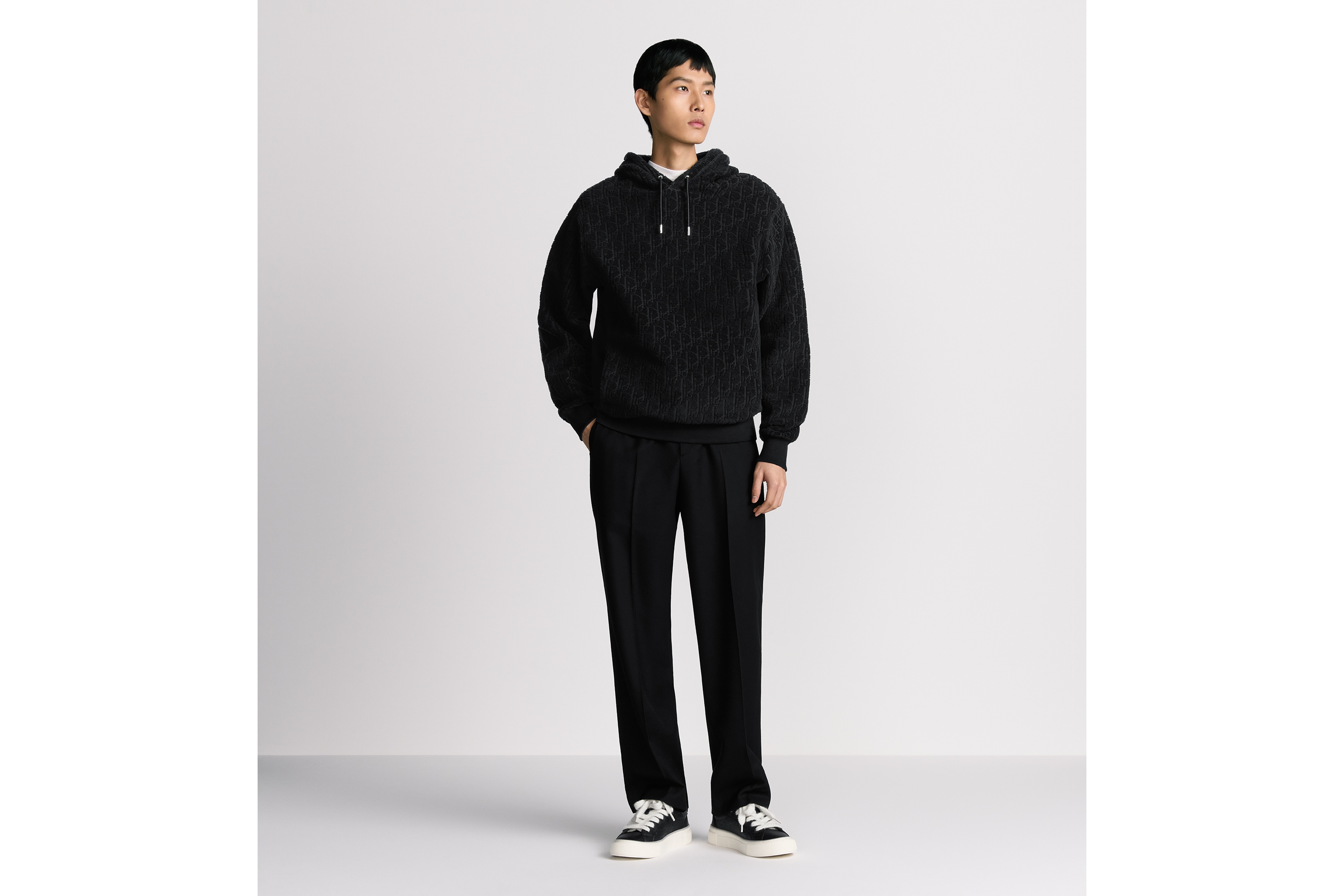 look_image_alt_prefix 宽松版型连帽运动衫 黑色棉质起绒面料 Oblique 印花 E07