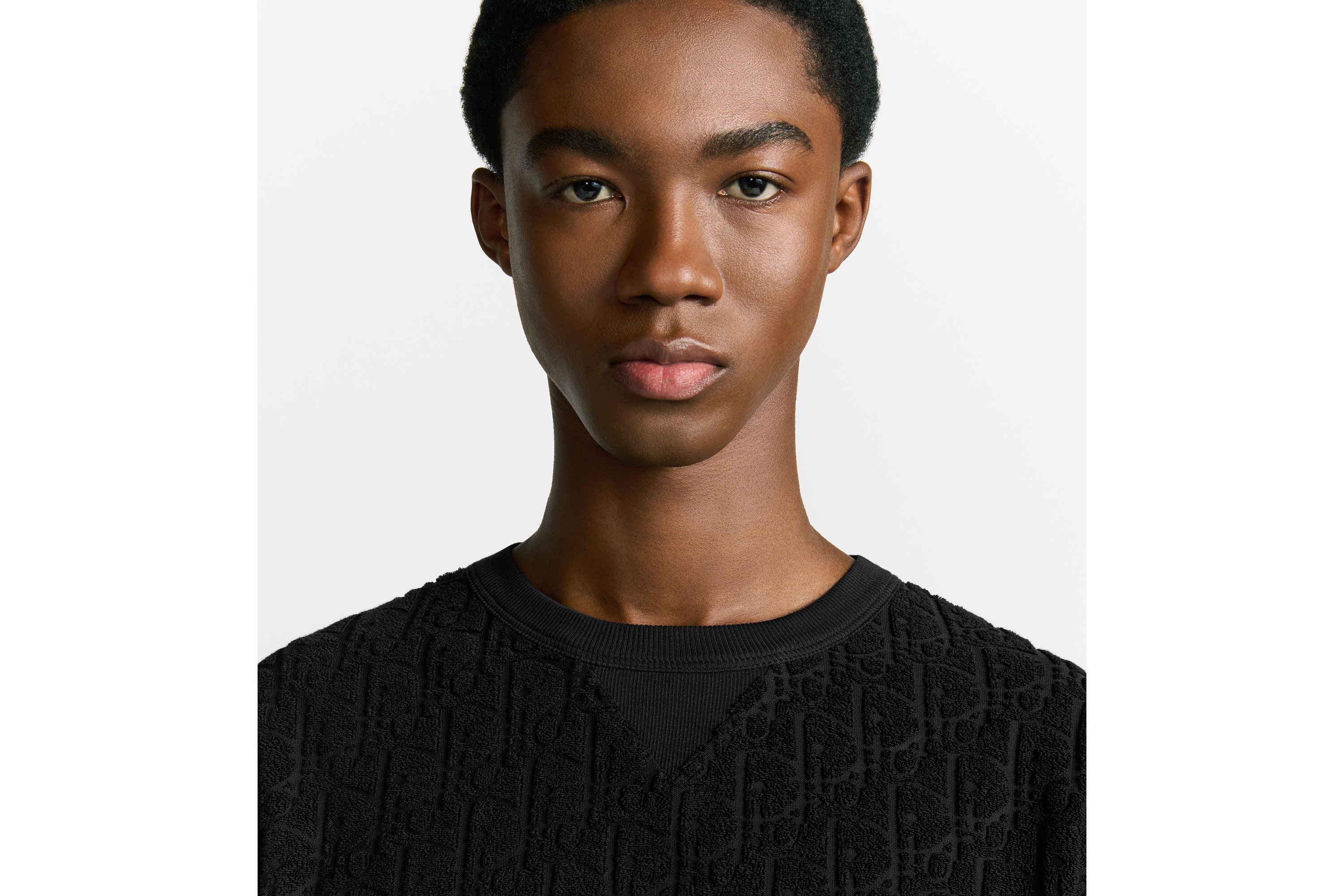 look_image_alt_prefix 宽松版型 T 恤 黑色棉质毛圈面料 Oblique 印花 E10