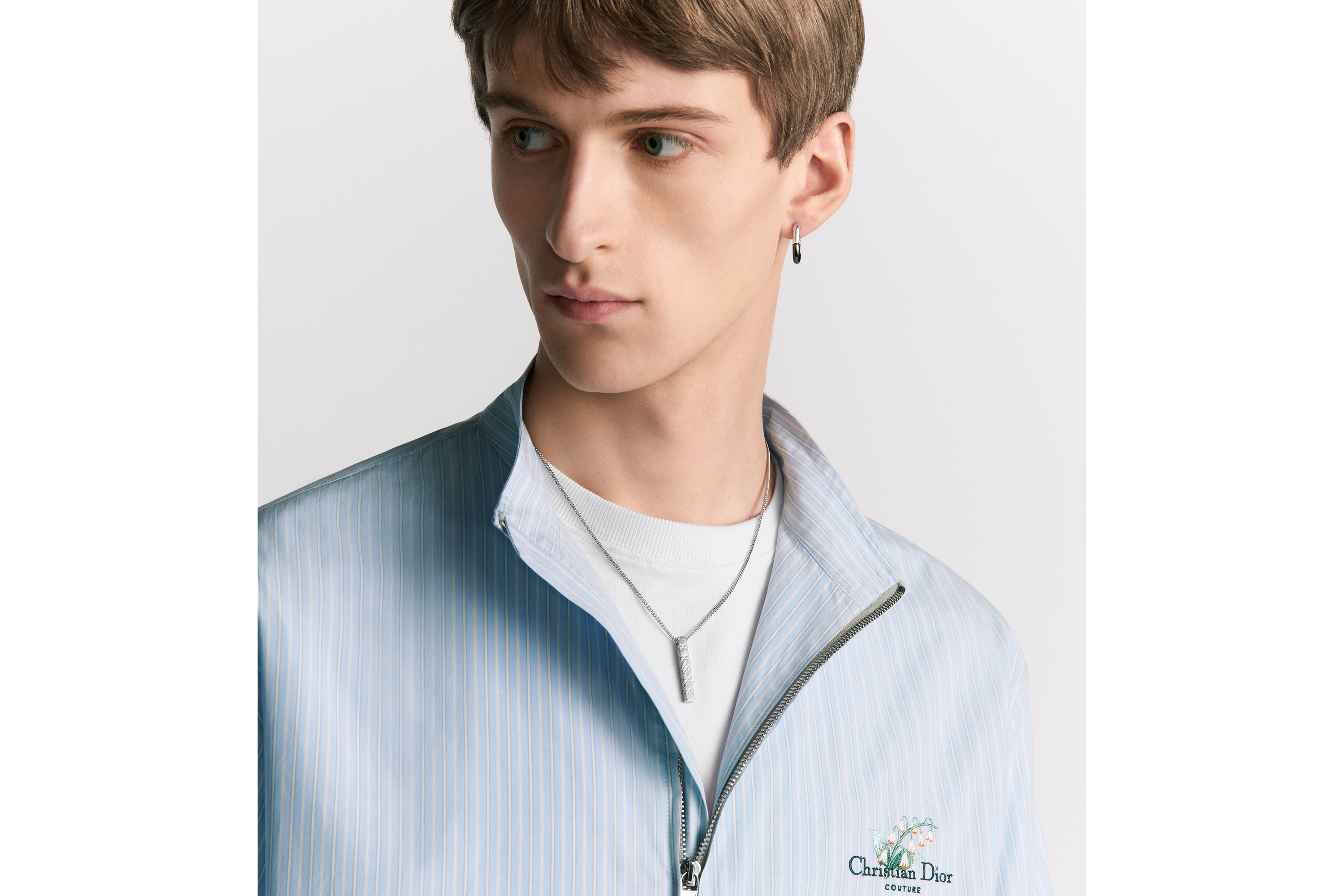 吊坠项链 银色饰面铜合金藤格纹图案 E04