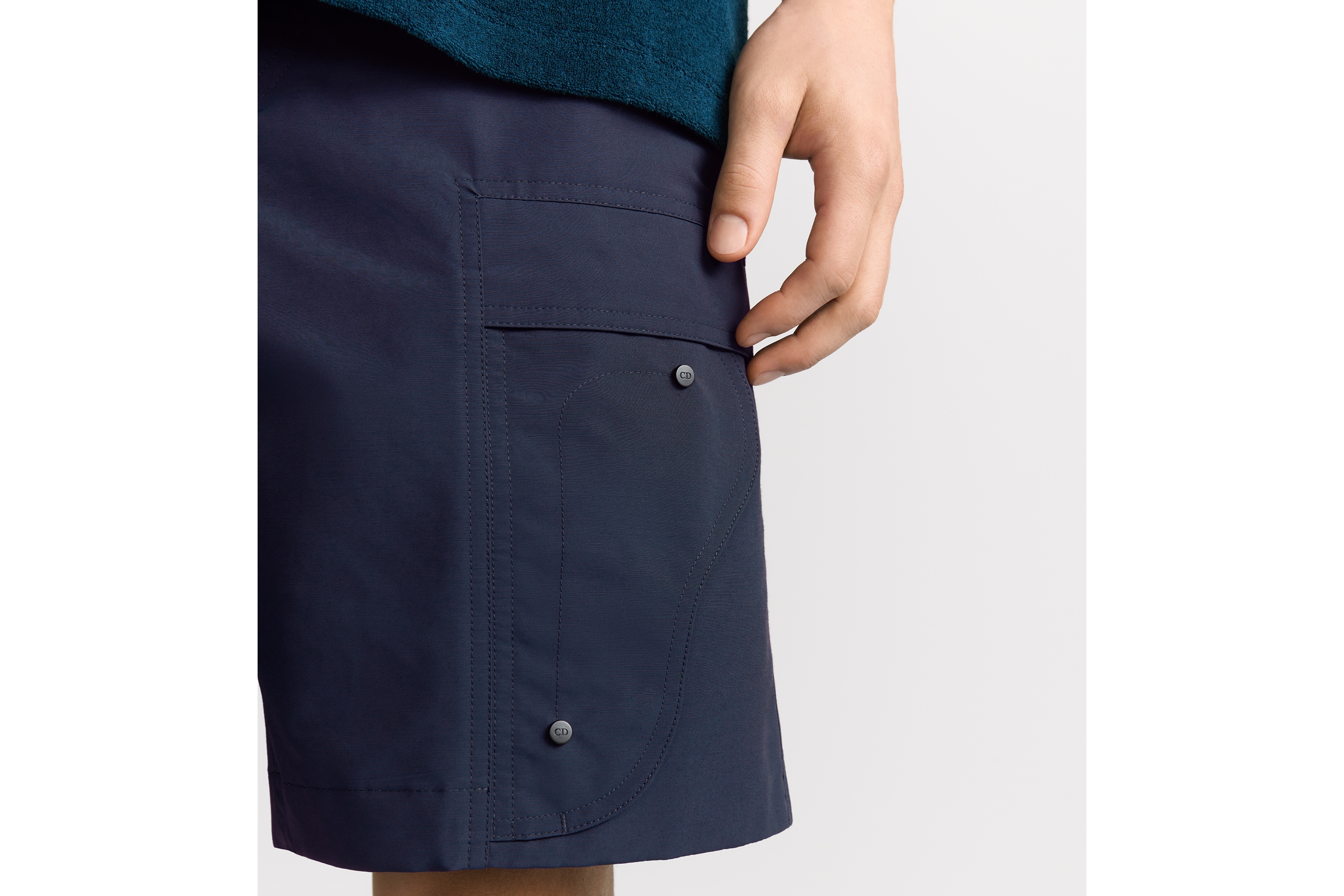 工装短裤 海军蓝色棉质混纺粗横棱纹织物搭配马鞍口袋 E16