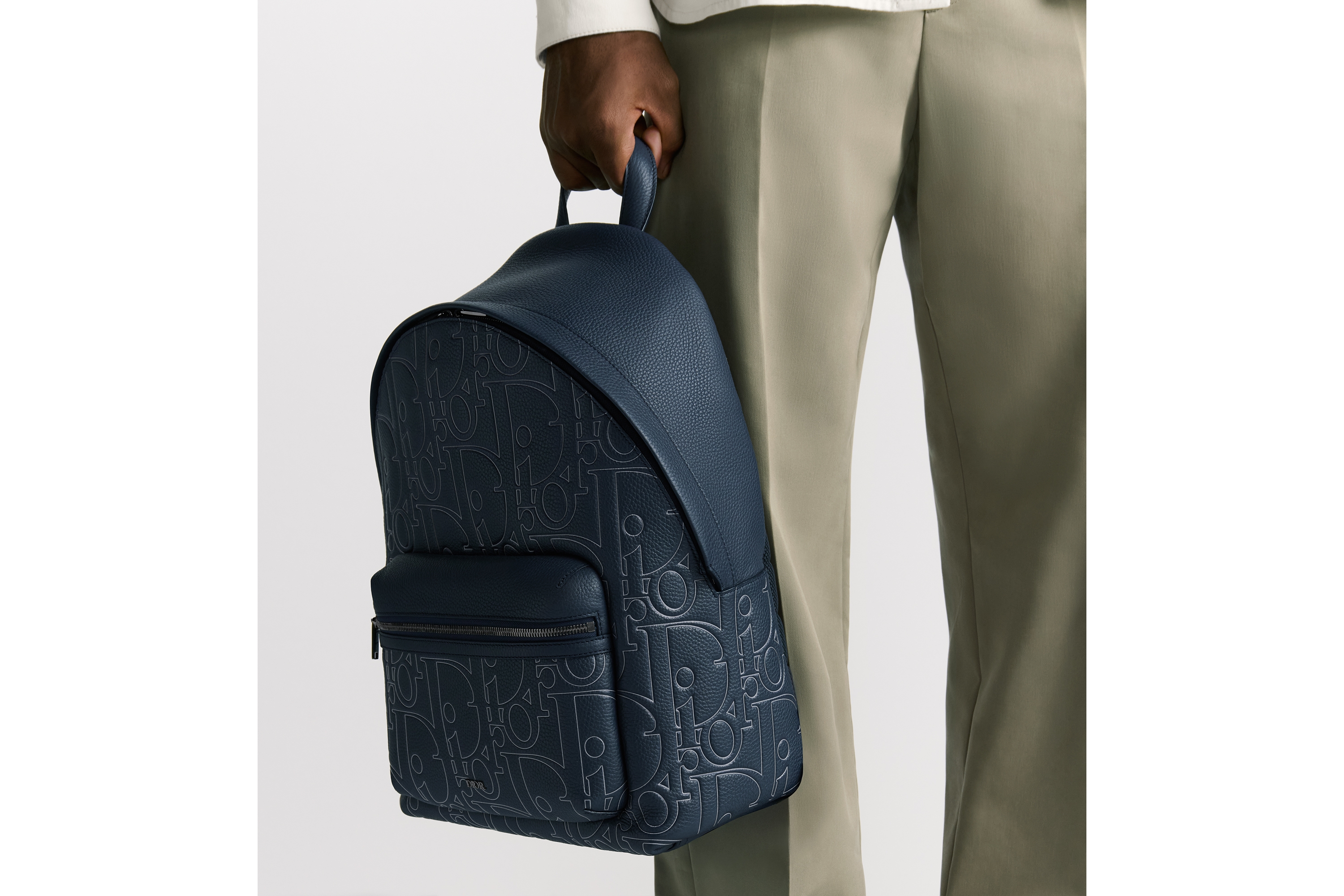 look_image_alt_prefix Rider 2.0 拉链双肩背包 海军蓝色 Dior Gravity Outline 皮革和海军蓝色粒面牛皮革 E20