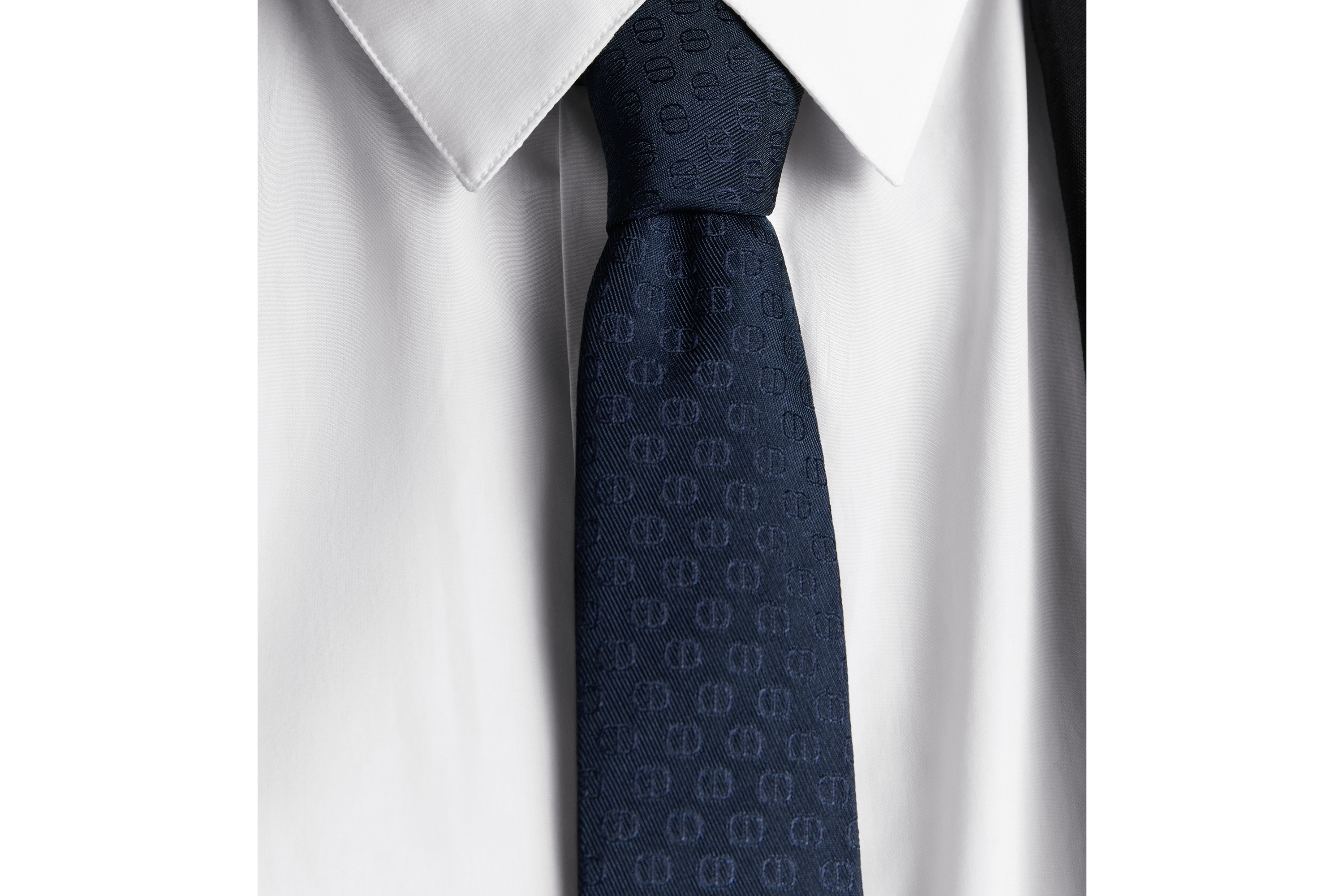 look_image_alt_prefix 领带 海军蓝色桑蚕丝面料 CD Icon 图案 E36