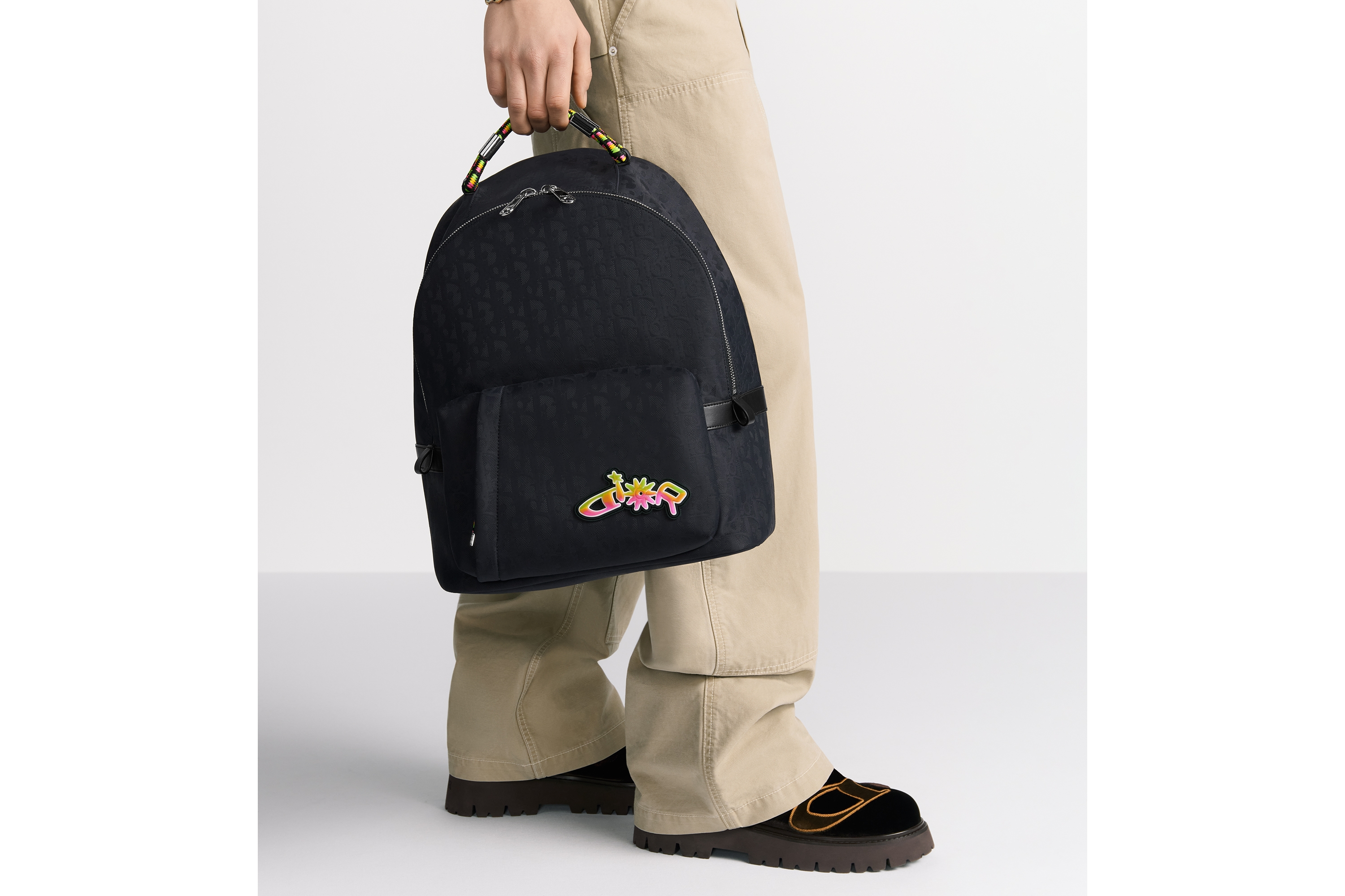 look_image_alt_prefix DIOR AND LEWIS HAMILTON 拉链双肩背包 黑色 Oblique 印花尼龙和黑色皮革效果科技面料 E20