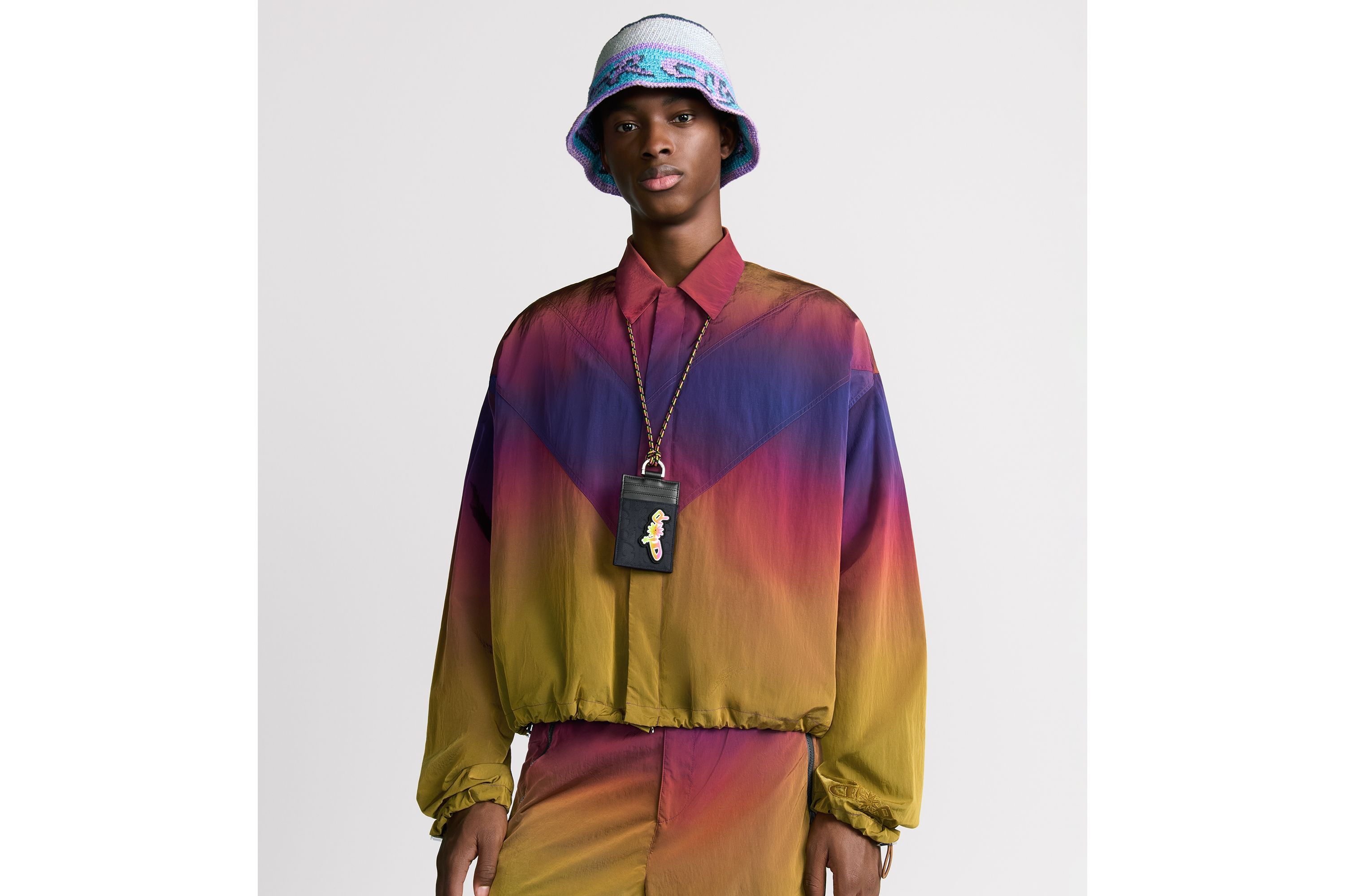 look_image_alt_prefix DIOR AND LEWIS HAMILTON 竖版卡夹 黑色 Oblique 印花锦纶和黑色皮革效果科技面料 E42