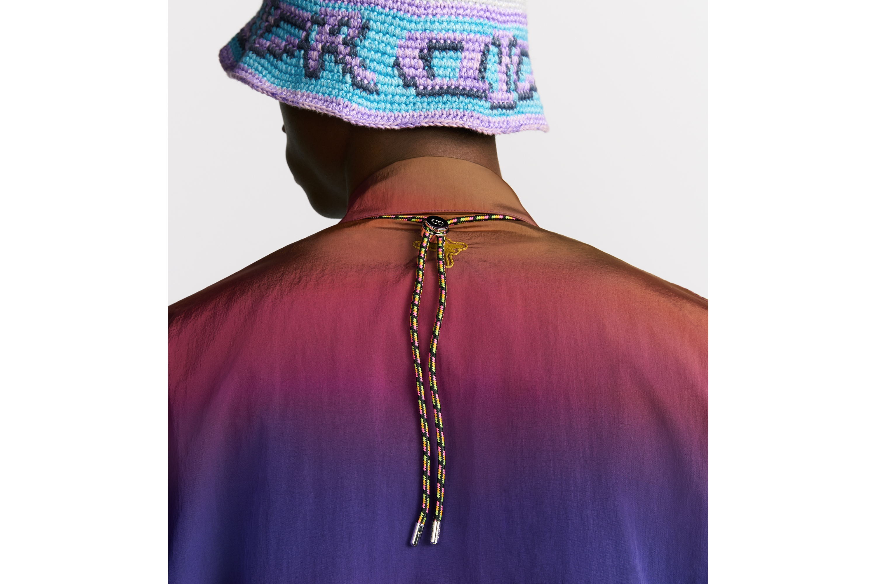 look_image_alt_prefix DIOR AND LEWIS HAMILTON 竖版卡夹 黑色 Oblique 印花锦纶和黑色皮革效果科技面料 E44