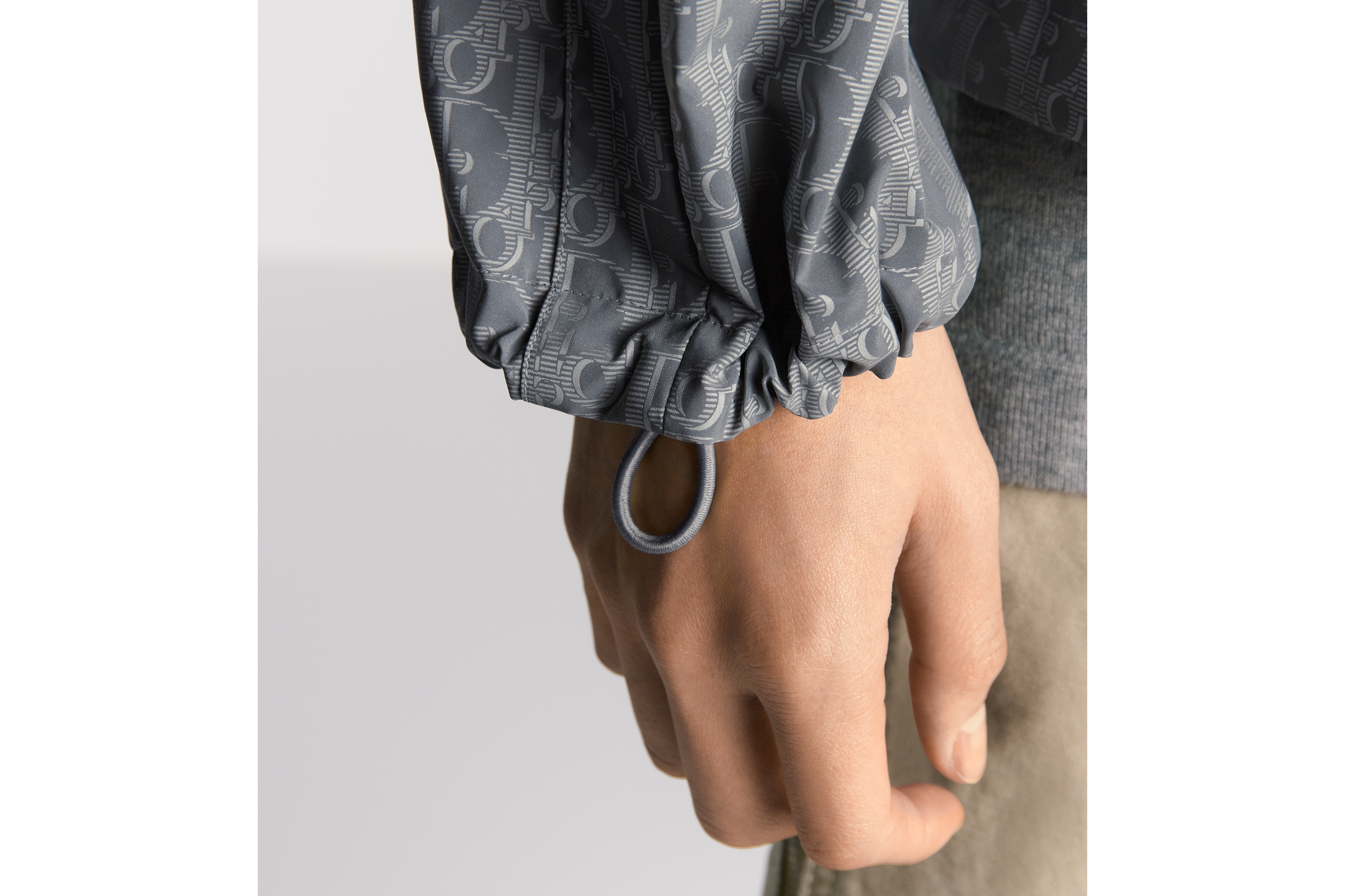 look_image_alt_prefix DIOR AND LEWIS HAMILTON 超大版型衬衫 Oblique 印花反光锦纶 E04