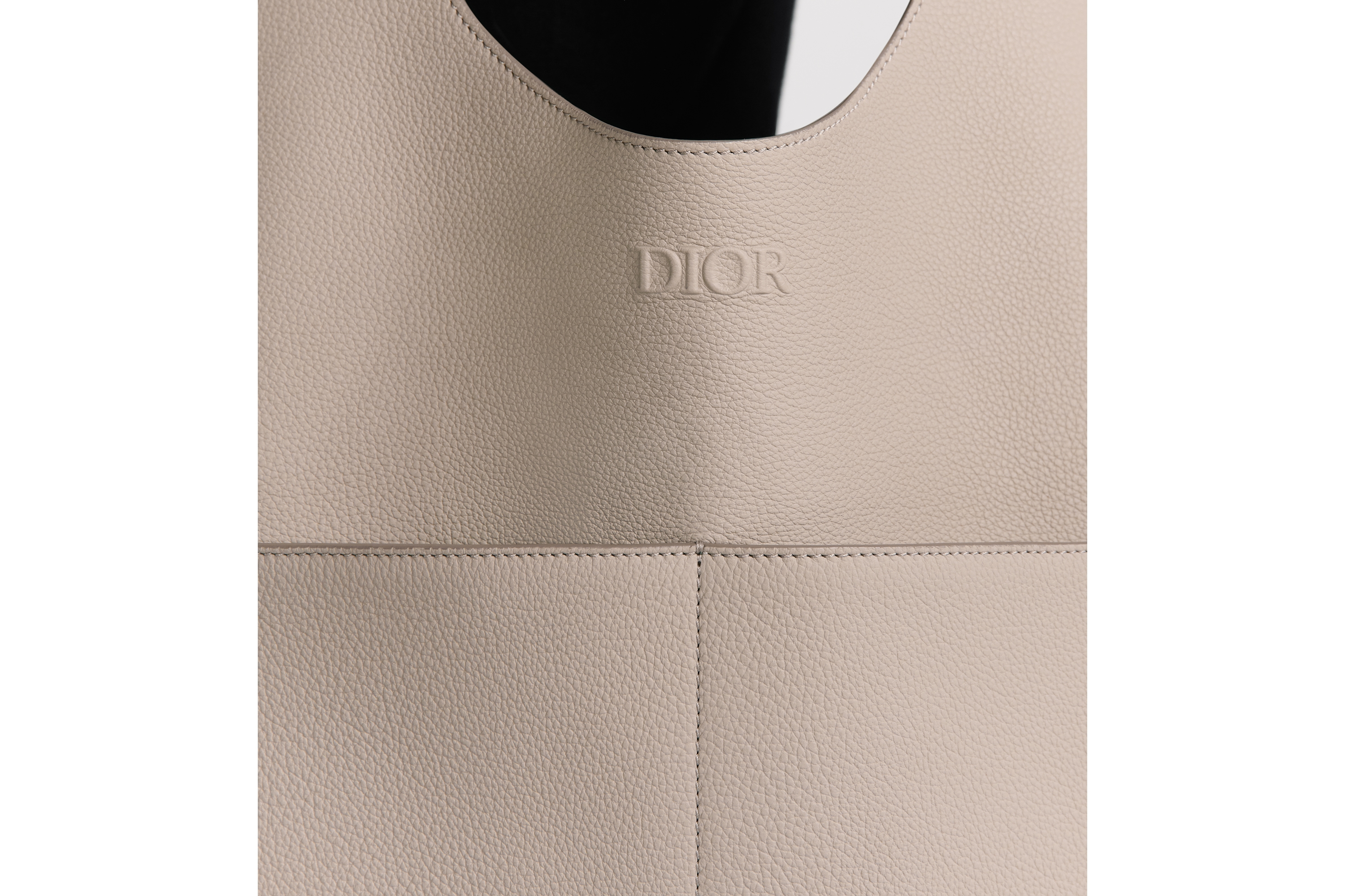 look_image_alt_prefix Dior Privé 手袋 米色 Dior Icons 牛皮革 E20
