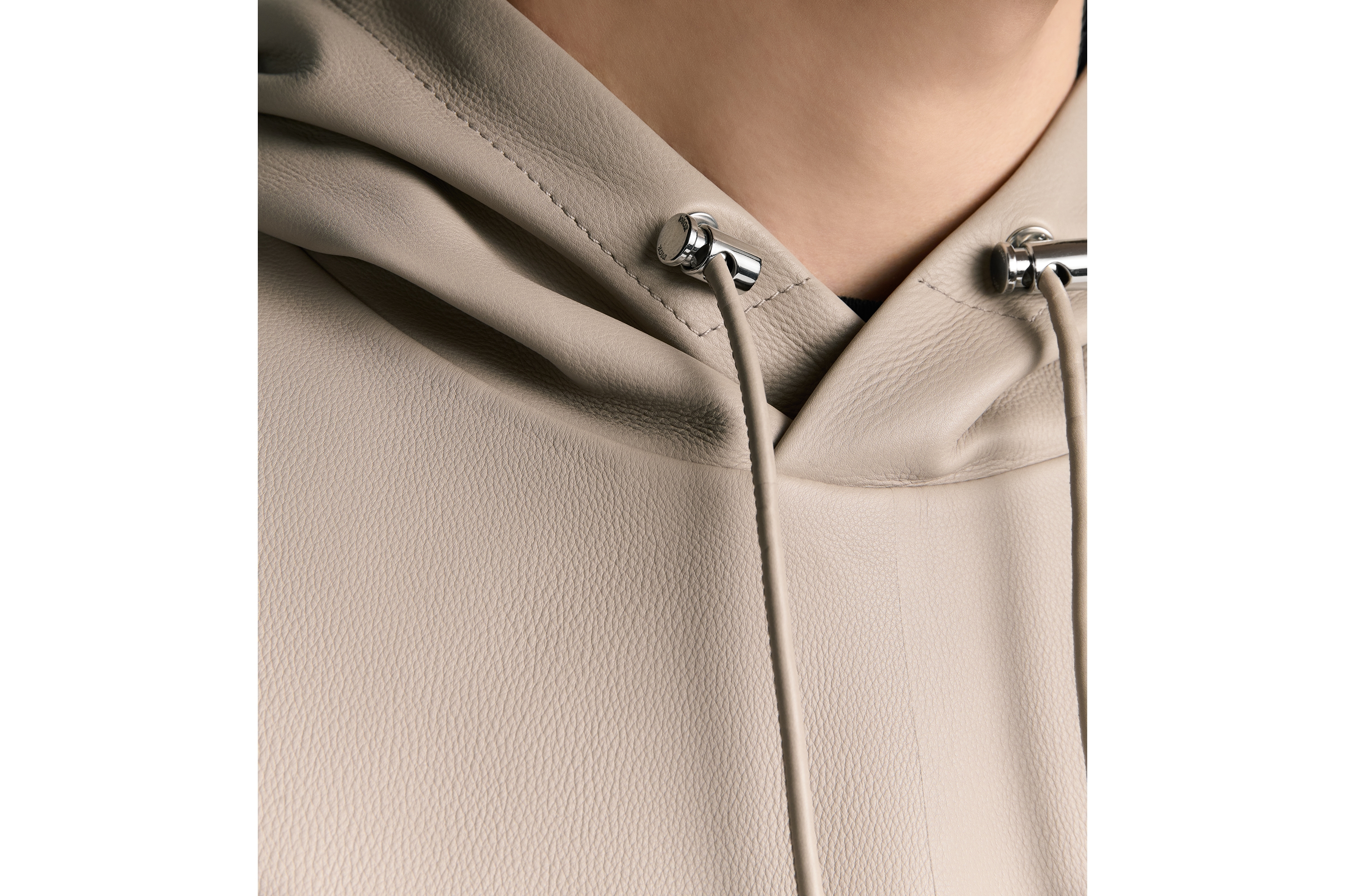 look_image_alt_prefix Dior Icons 连帽短夹克 米色光滑牛皮革 E04