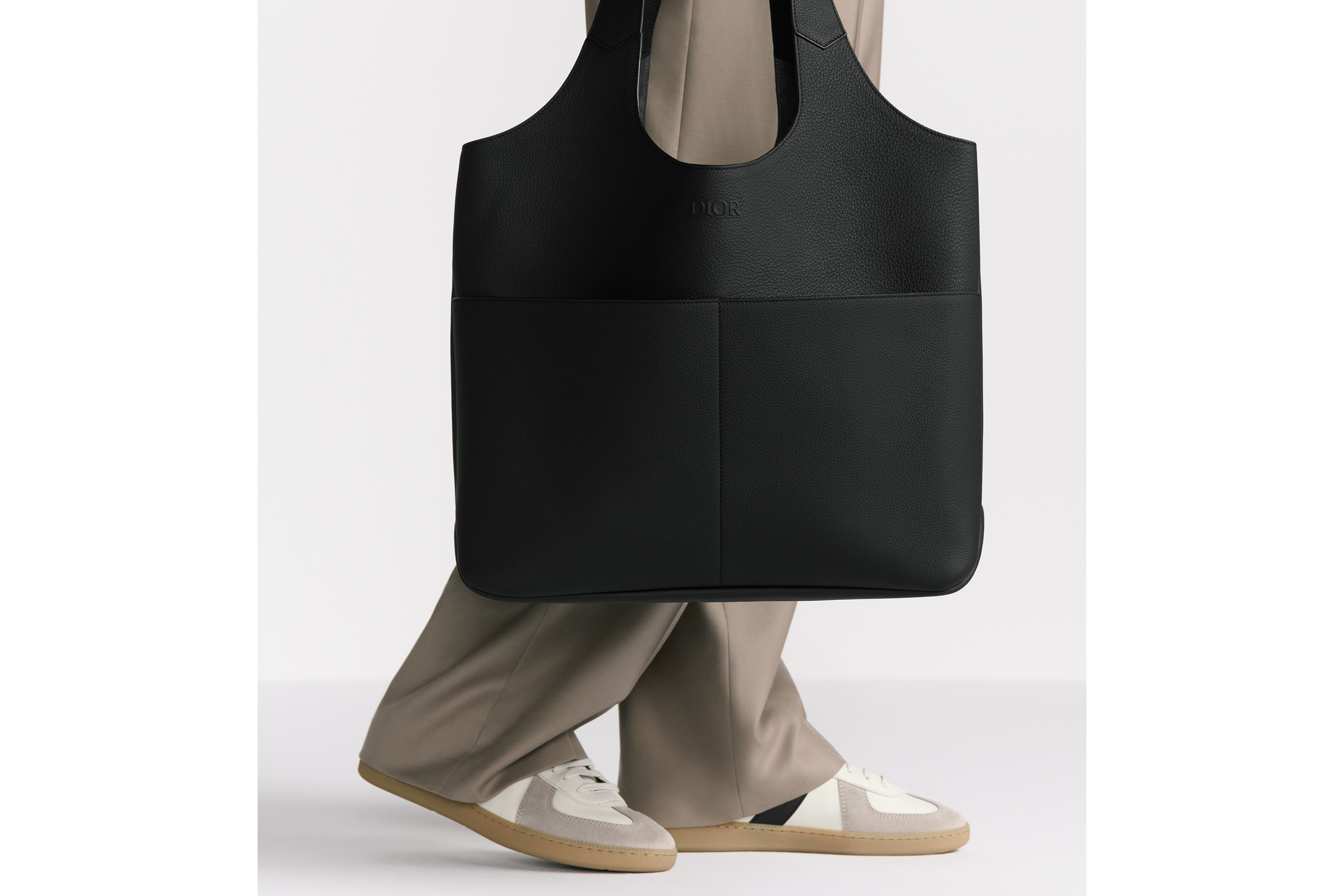 look_image_alt_prefix Dior Privé 手袋 黑色 Dior Icons 牛皮革 E20