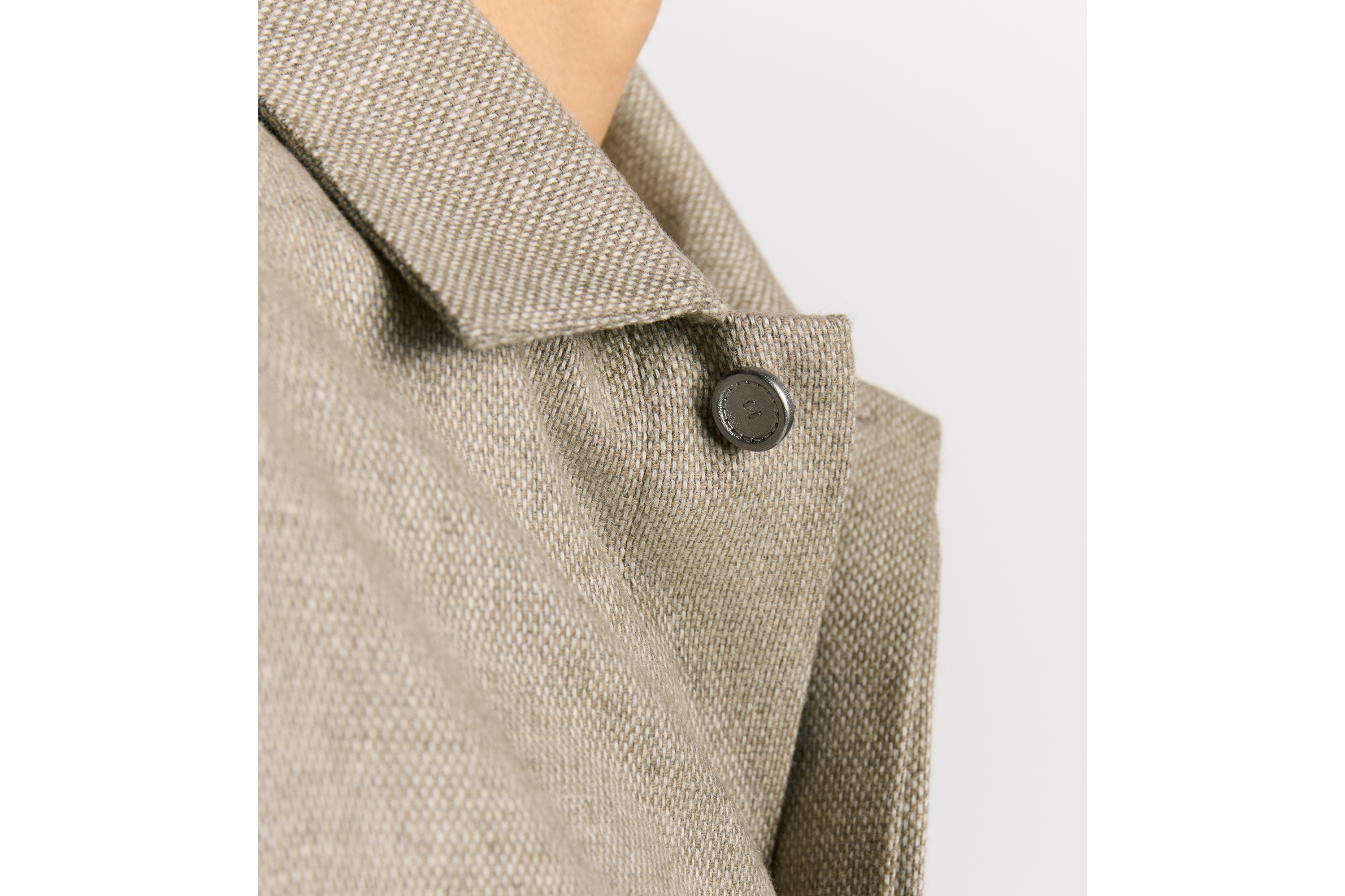 look_image_alt_prefix Dior Icons 外套衬衫 米色绵羊毛和山羊绒混纺面料 E10