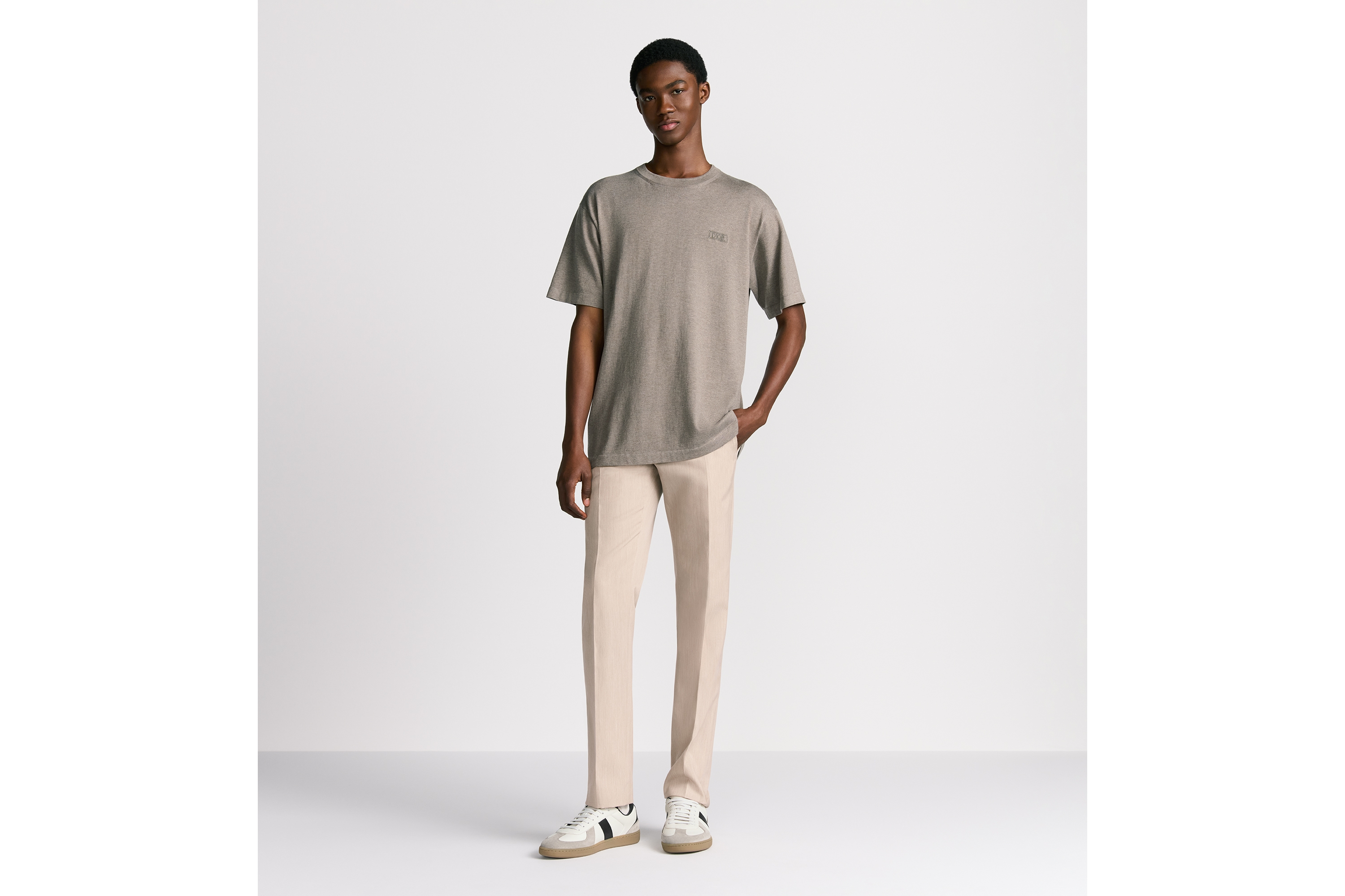 look_image_alt_prefix Dior Icons T 恤 米色棉质混纺平纹针织面料 E08