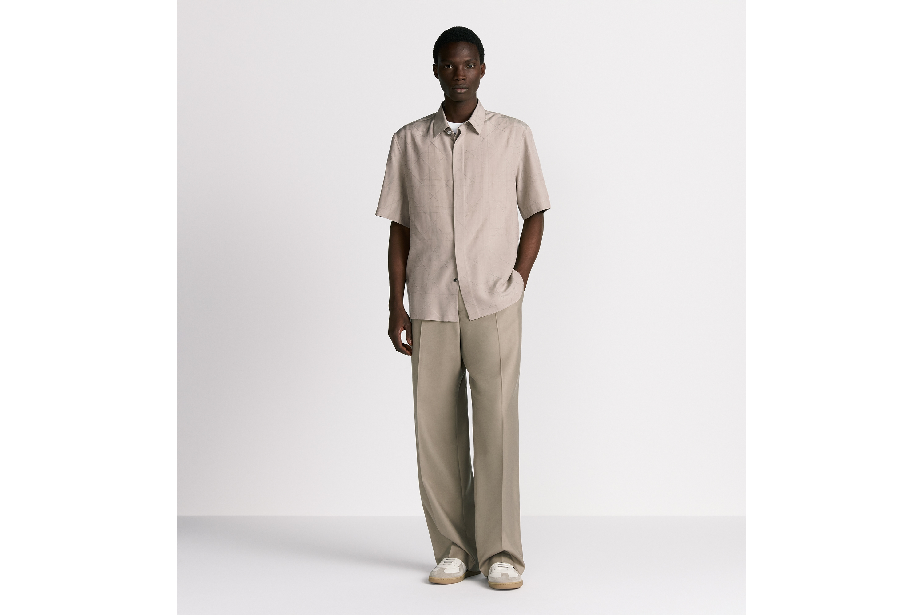 look_image_alt_prefix Dior Icons 宽松长裤 米色山羊绒混纺斜纹面料 E08