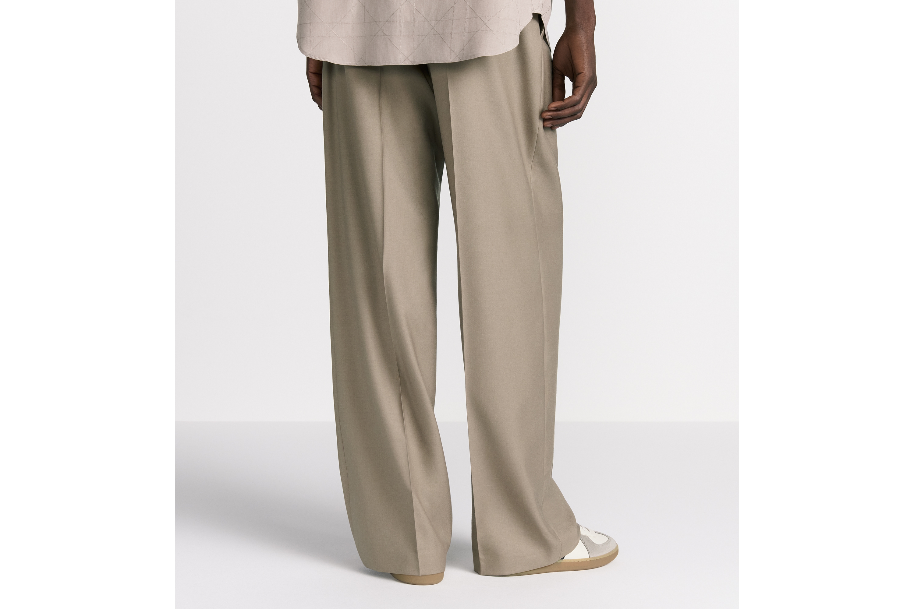 look_image_alt_prefix Dior Icons 宽松长裤 米色山羊绒混纺斜纹面料 E15