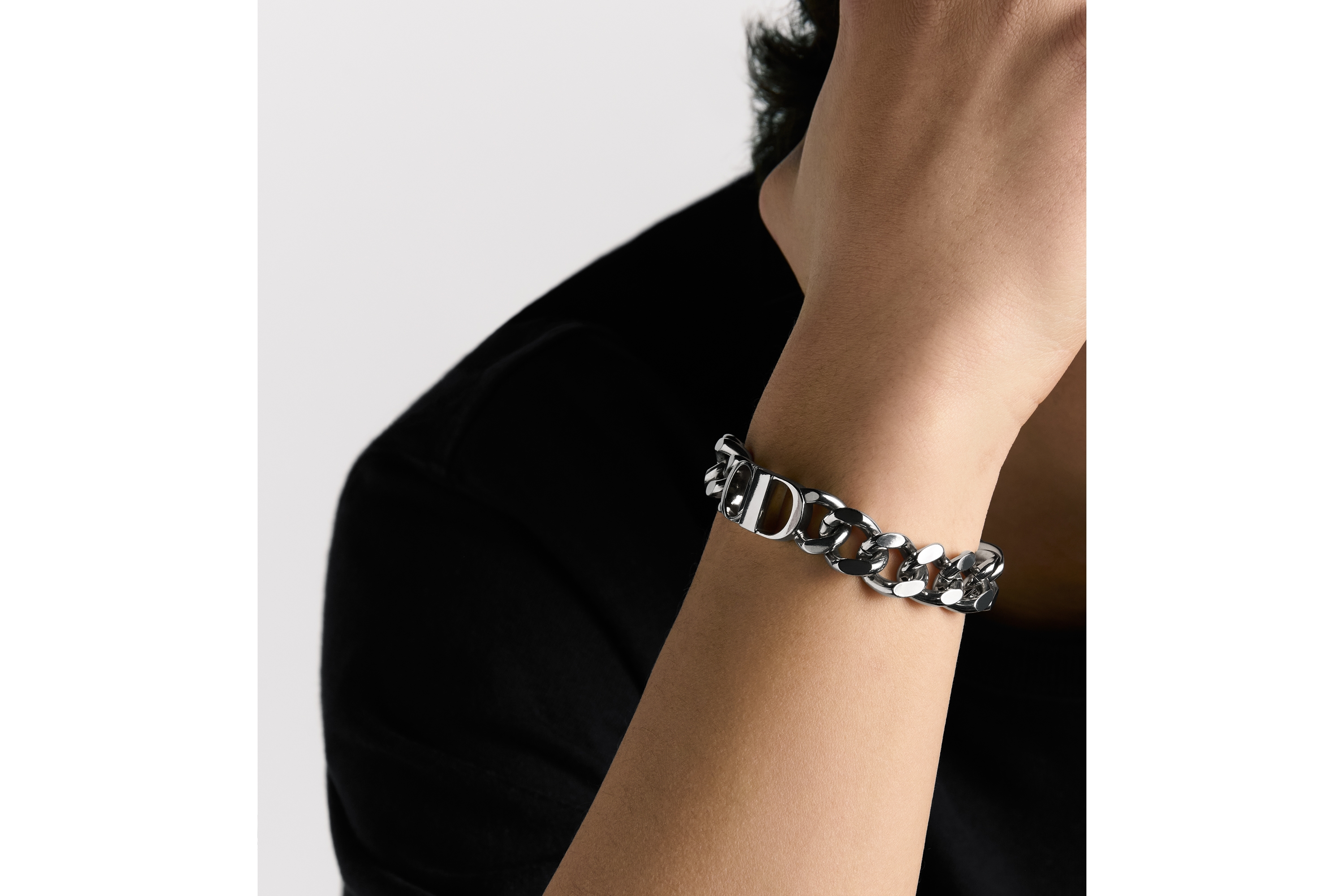 look_image_alt_prefix CD Icon 链环手链 银色饰面黄铜 E41