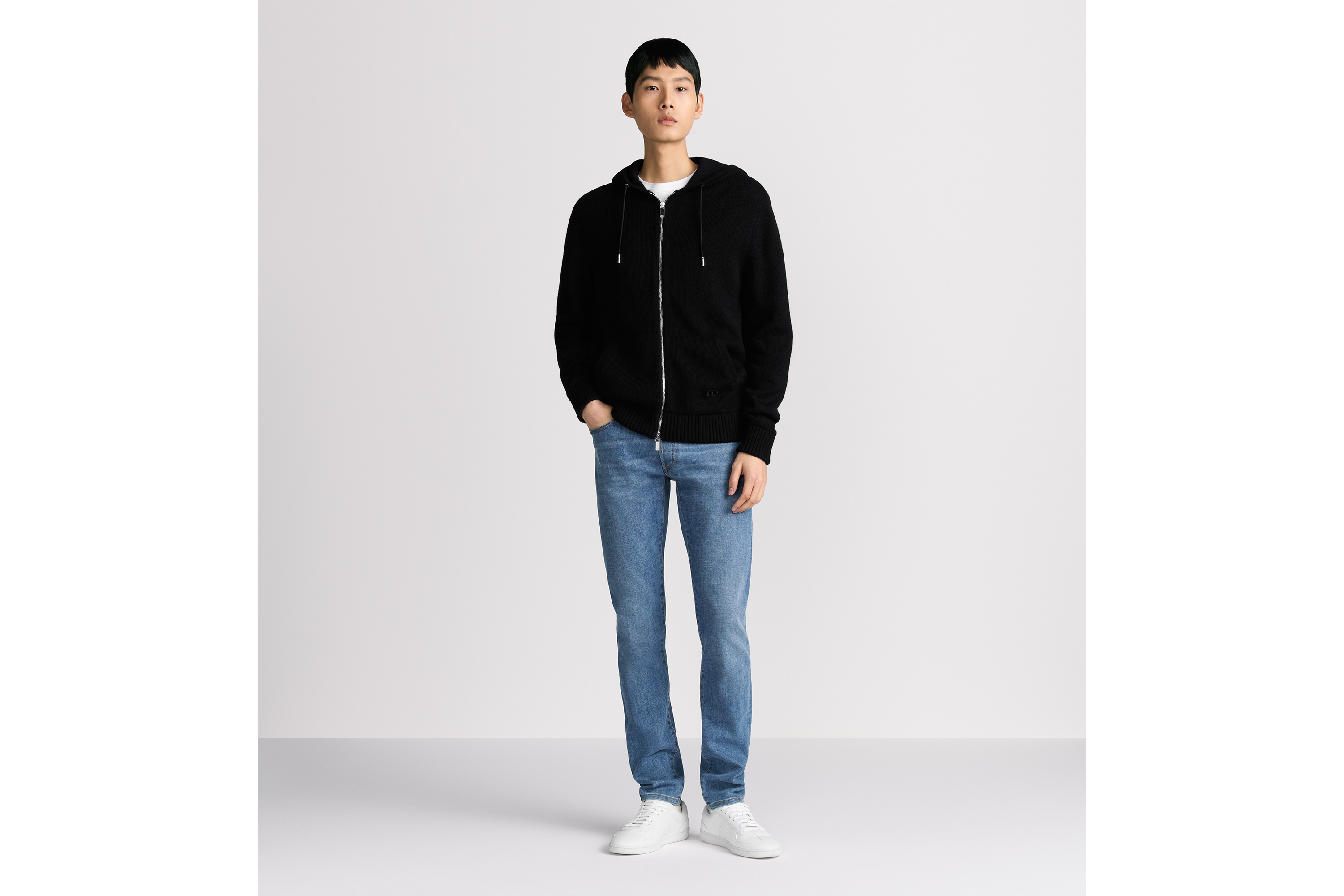 look_image_alt_prefix 修身版型牛仔裤 蓝色棉质混纺斜纹布 E01