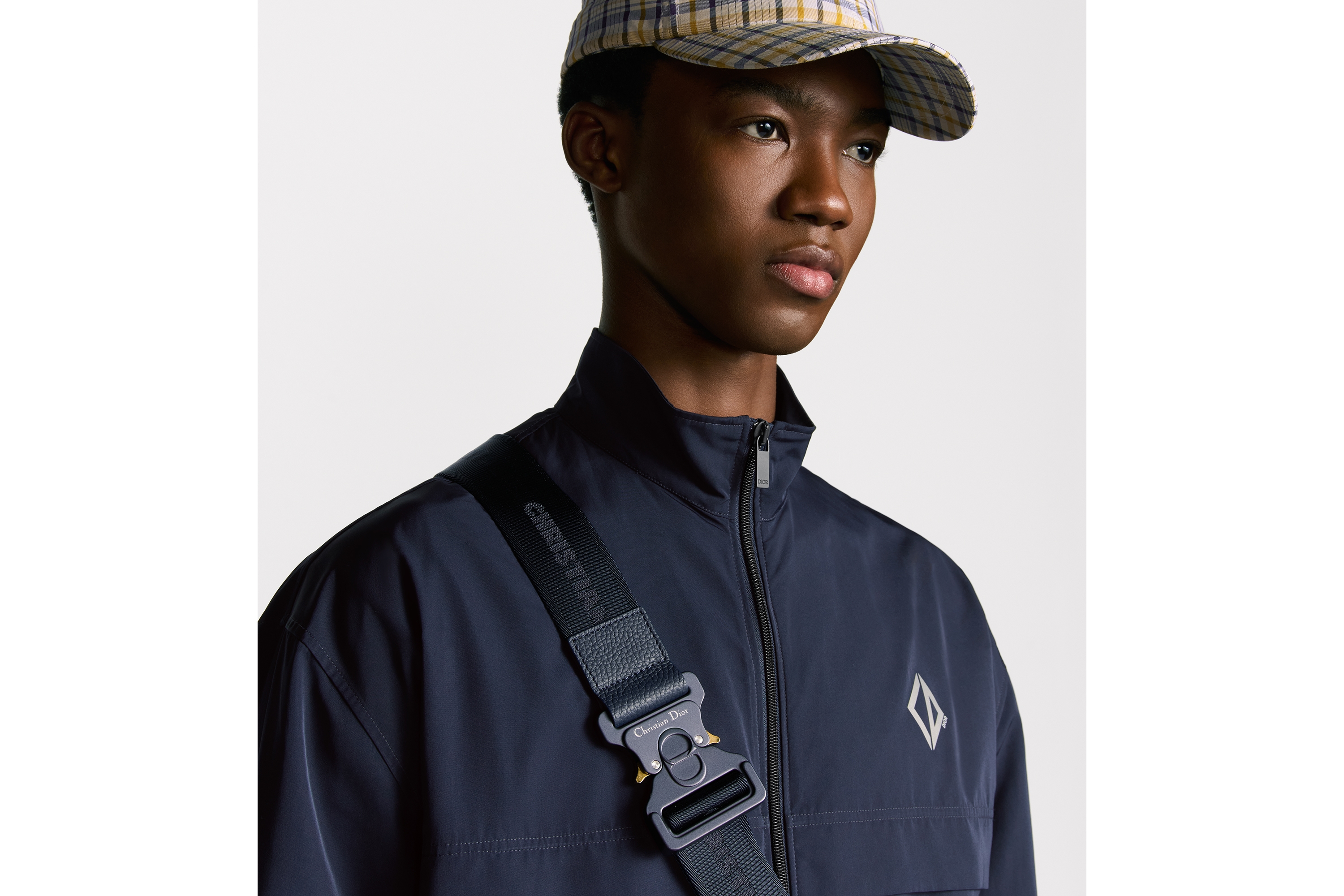 look_image_alt_prefix 马鞍包 海军蓝色 Dior Gravity Outline 皮革和海军蓝色粒面牛皮革 E20