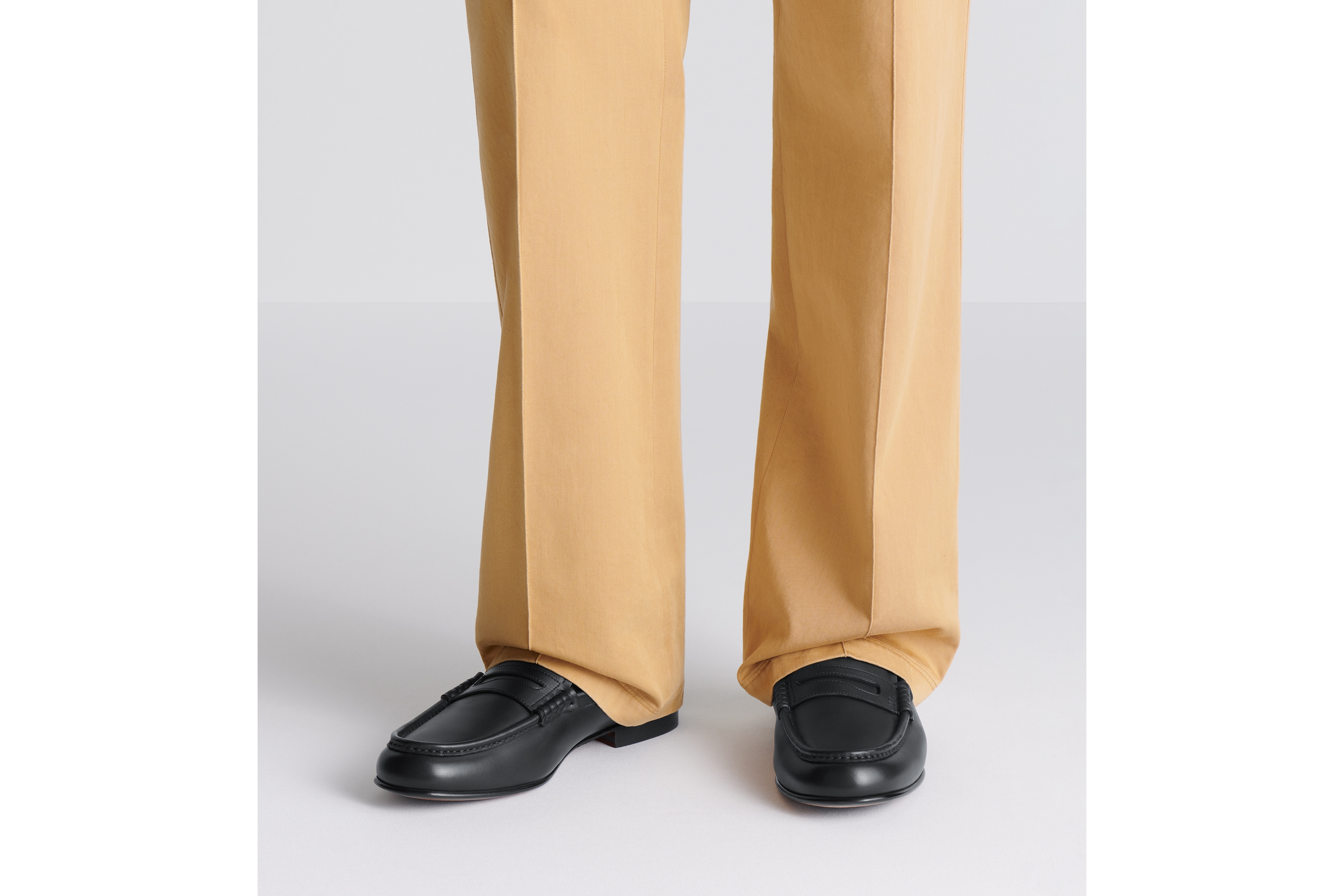 Dior Granville Flex 乐福鞋 黑色光滑牛皮革 E23