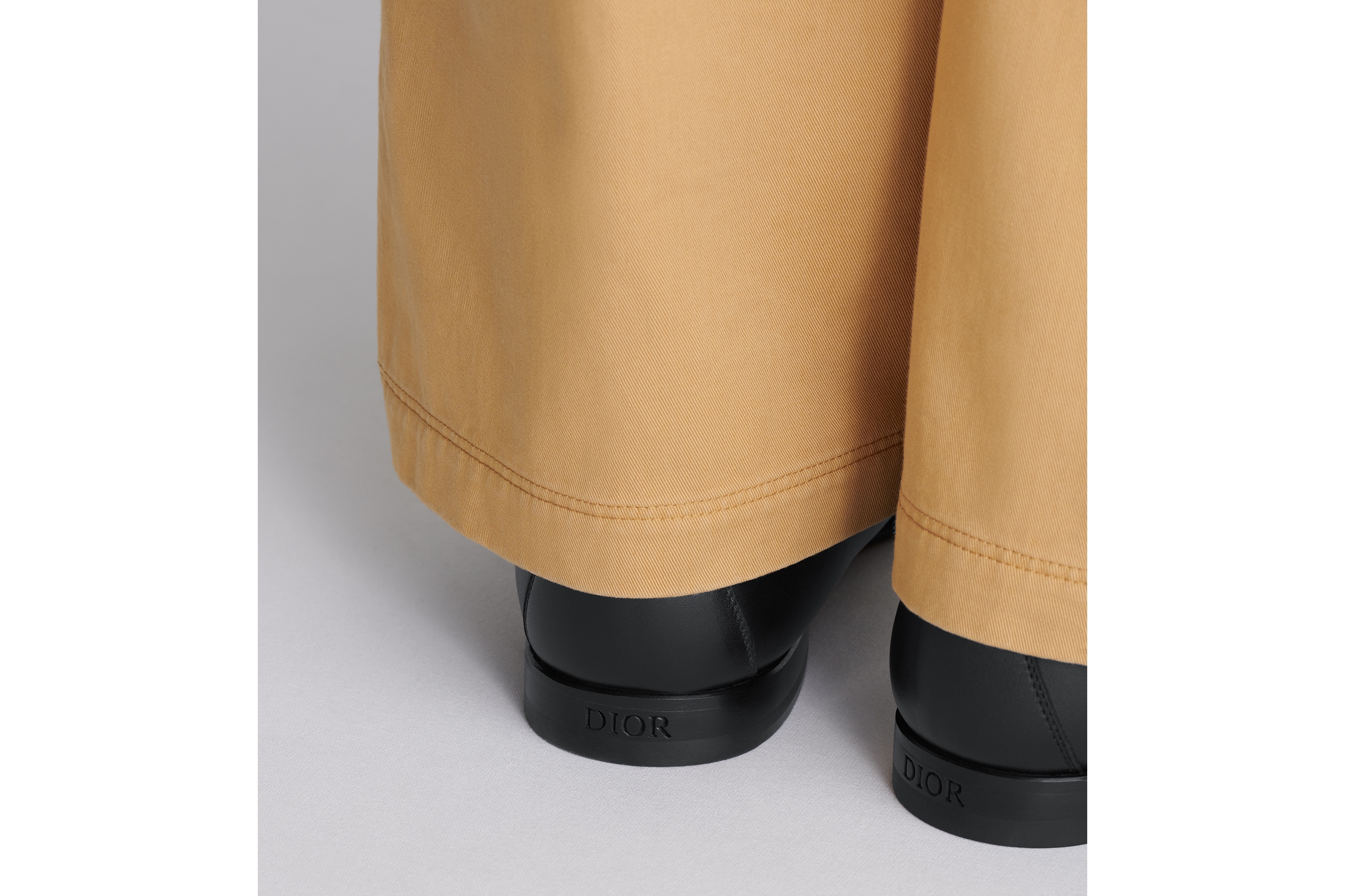 look_image_alt_prefix Dior Granville Flex 乐福鞋 黑色光滑牛皮革 E25